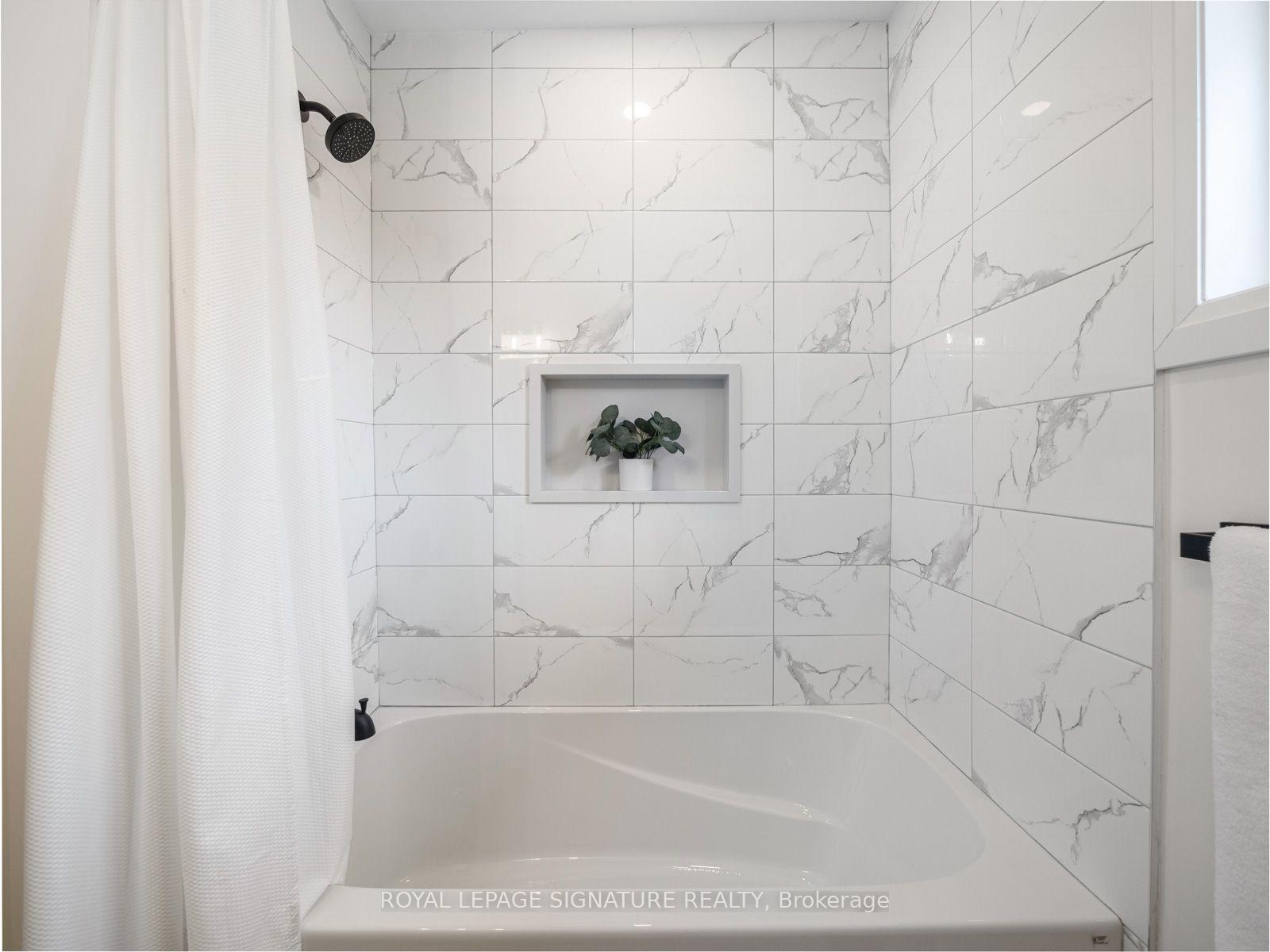 Photo 25 of 22 Carwin Crescent, Ajax, Central West — HOMEH
