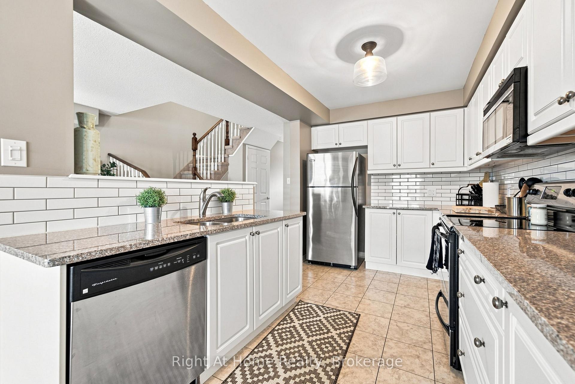 Photo 7 of Unit 46, 460 Woodmount Drive, Oshawa, Samac — HOMEH