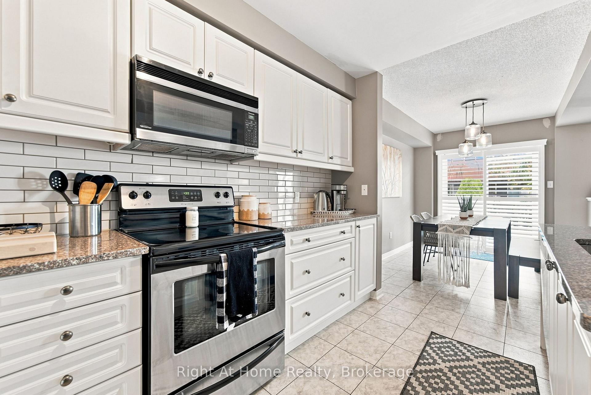 Photo 10 of Unit 46, 460 Woodmount Drive, Oshawa, Samac — HOMEH