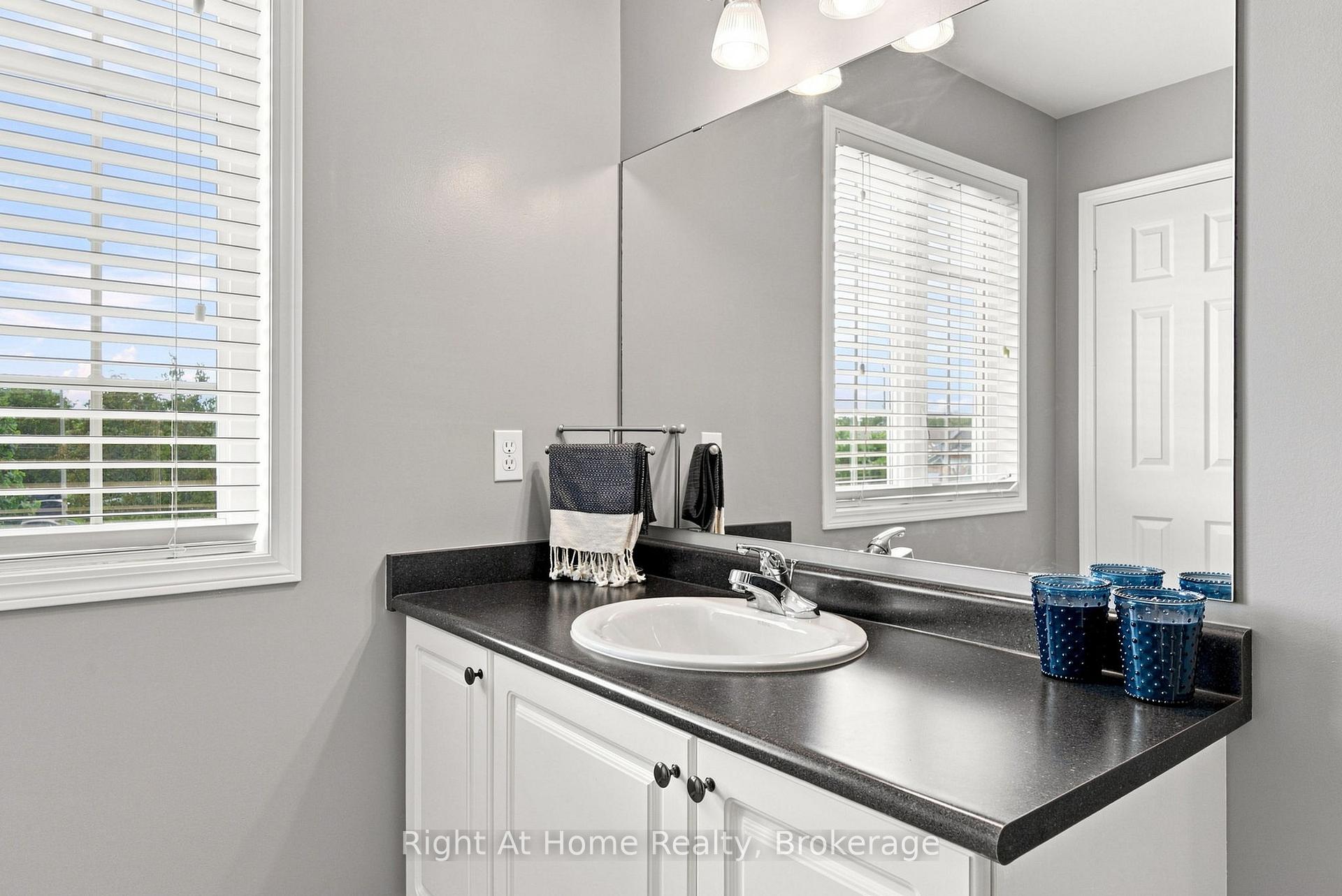 Photo 24 of Unit 46, 460 Woodmount Drive, Oshawa, Samac — HOMEH