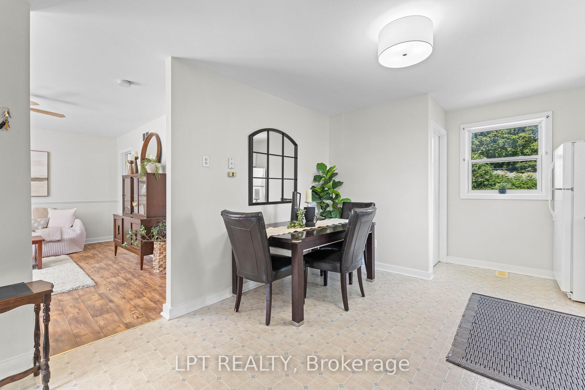 Photo 11 of 77 Munro St West Street W, Brock, Cannington — HOMEH
