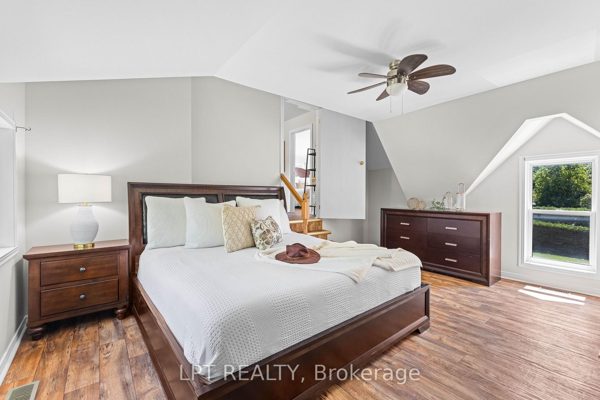Photo 22 of 77 Munro St West Street W, Brock, Cannington — HOMEH