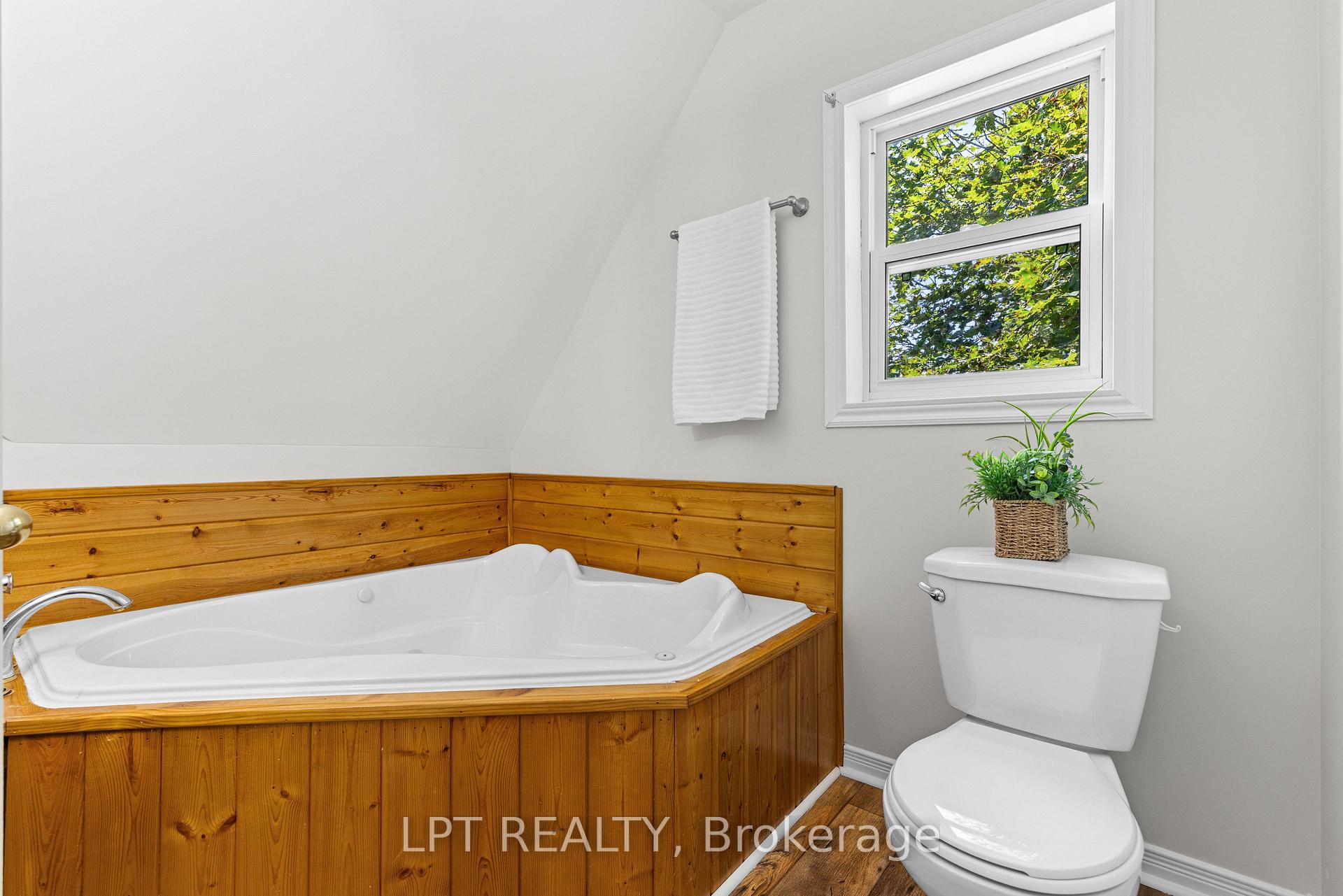 Photo 27 of 77 Munro St West Street W, Brock, Cannington — HOMEH