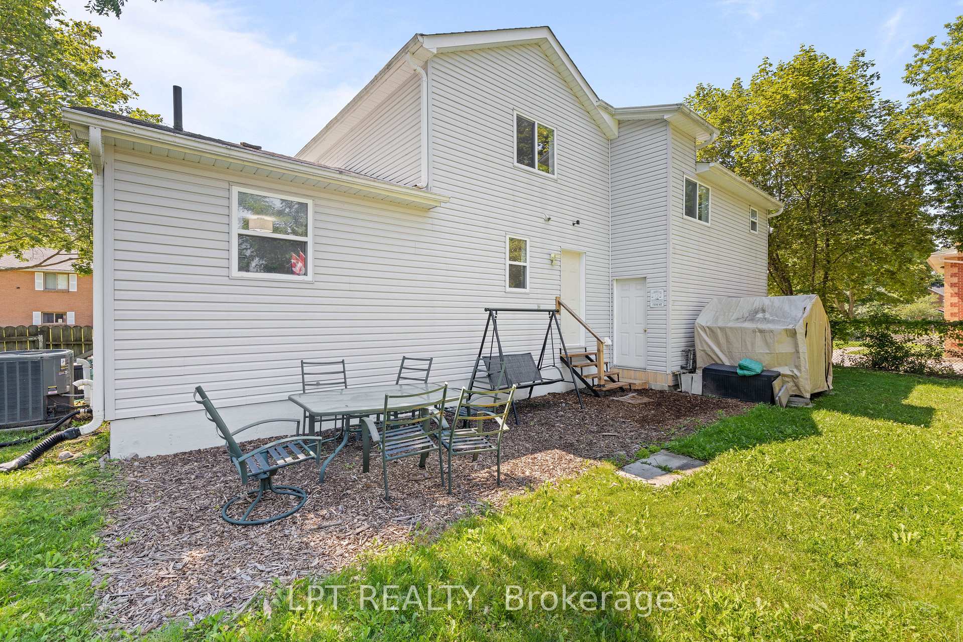 Photo 29 of 77 Munro St West Street W, Brock, Cannington — HOMEH
