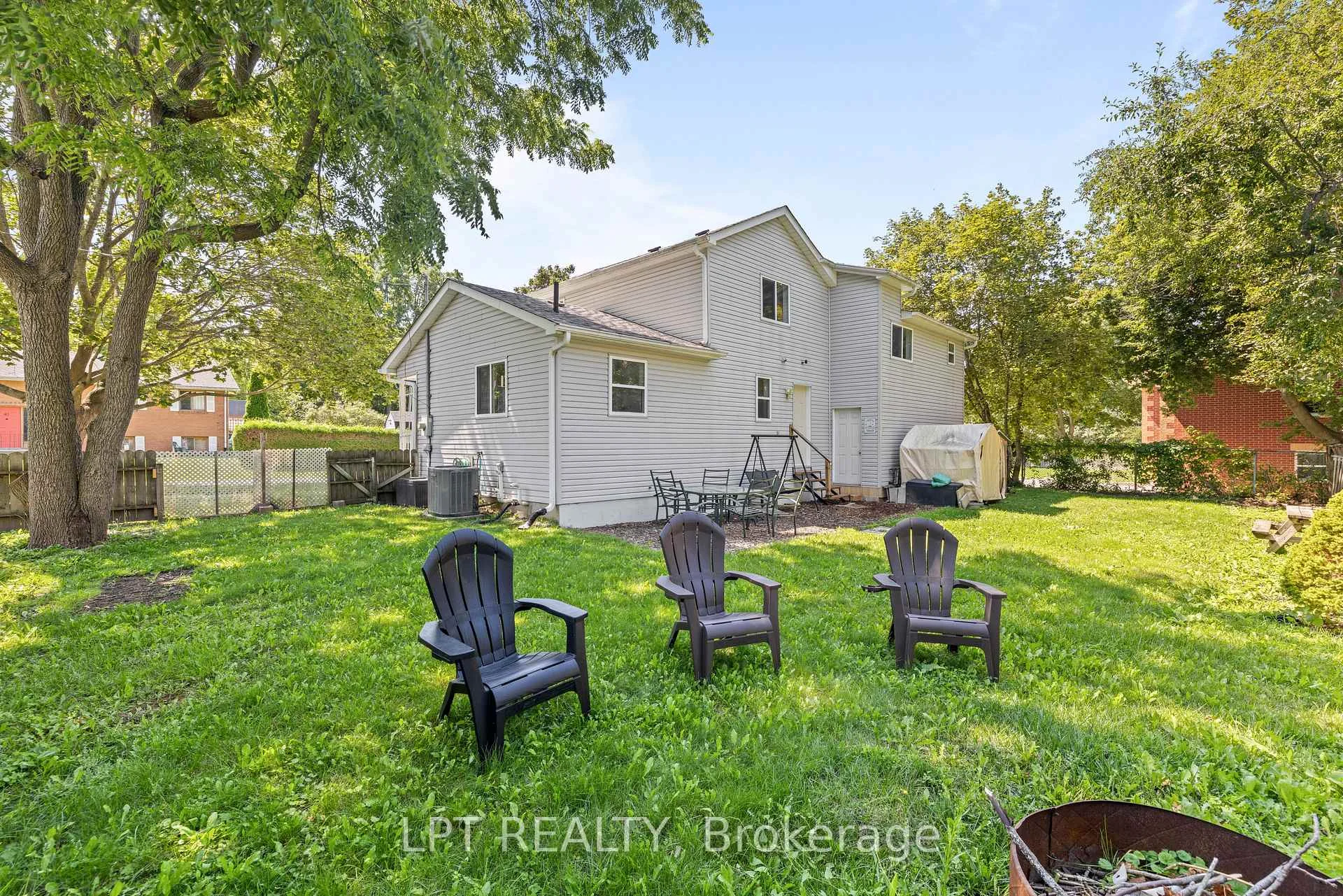 Photo 4 of 77 Munro St West Street W, Brock, Cannington — HOMEH