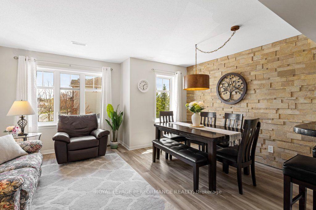 Photo 10 of 175 Windswept Private, Ottawa, Riverside South/Gloucester Glen — HOMEH