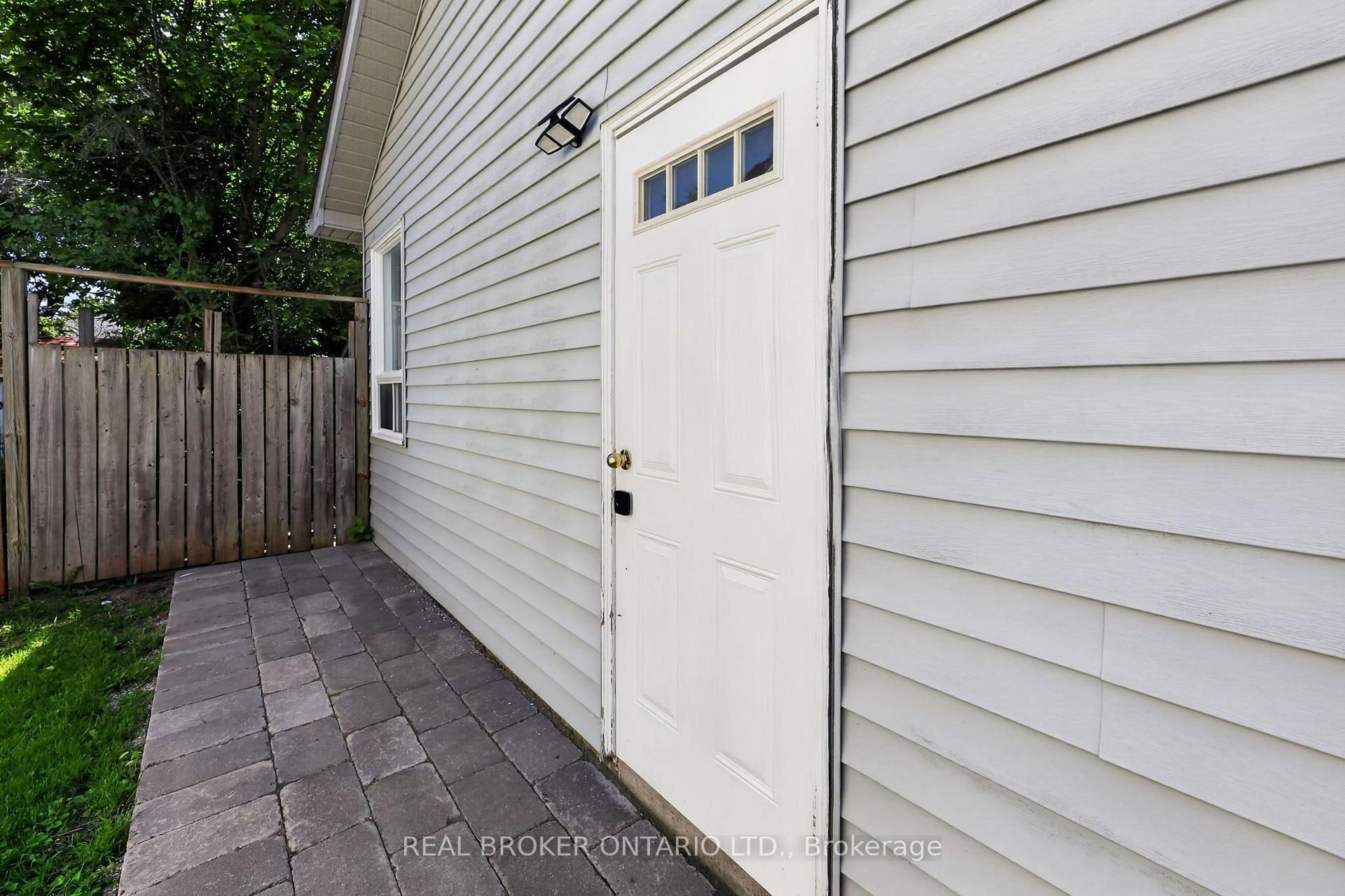 Photo 2 of Unit Basement, 1895 Applewood Avenue, Innisfil, Alcona — HOMEH