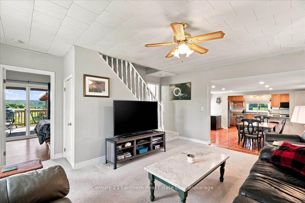 Photo 6 of 1039 Christian Road, Prince Edward County, Hillier Ward — HOMEH