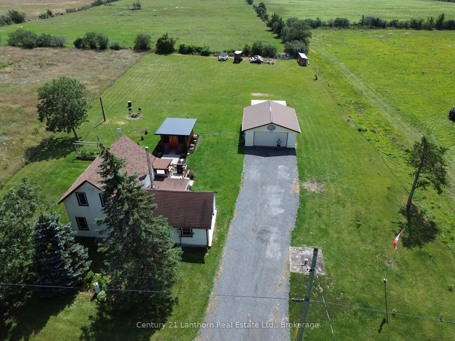 Photo 7 of 1039 Christian Road, Prince Edward County, Hillier Ward — HOMEH