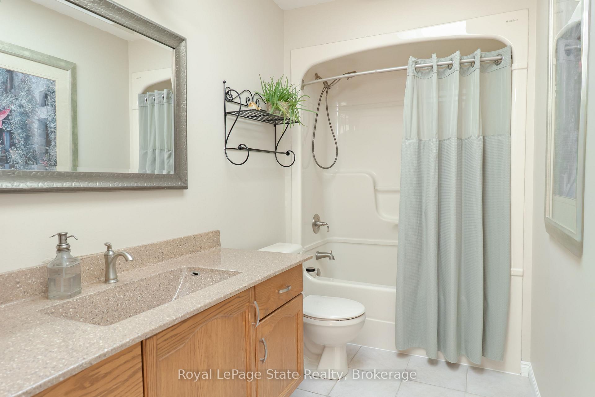 Photo 14 of 54 Republic Avenue, Hamilton, Barnstown — HOMEH