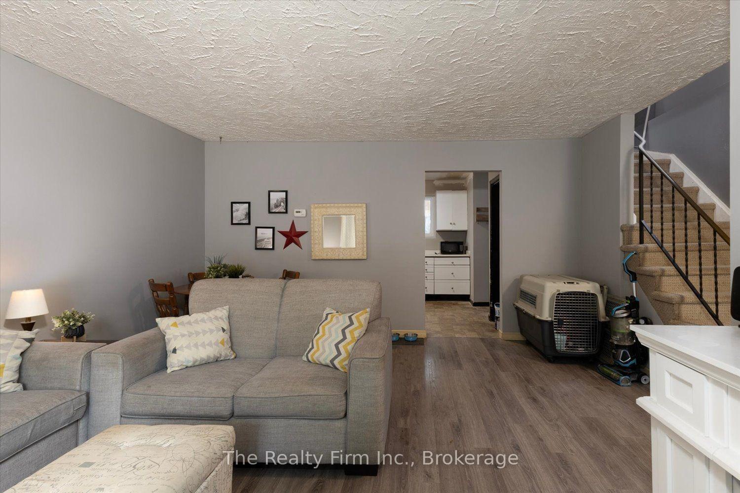 Photo 11 of 28 Nethercott Drive, Stratford — HOMEH