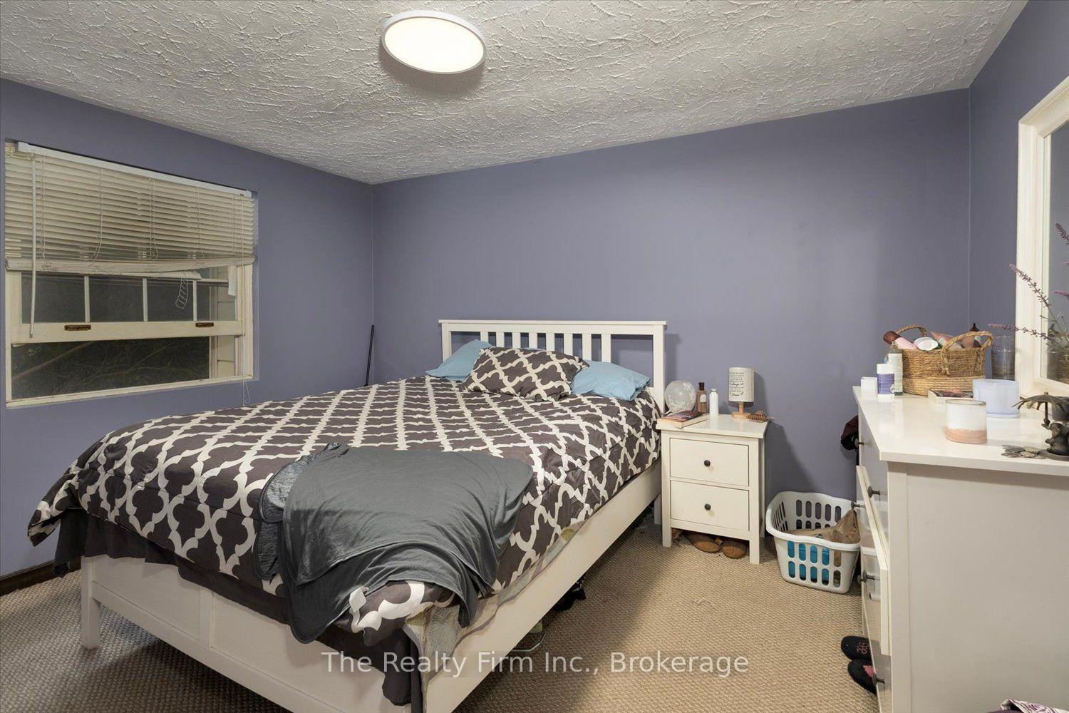 Photo 12 of 28 Nethercott Drive, Stratford — HOMEH