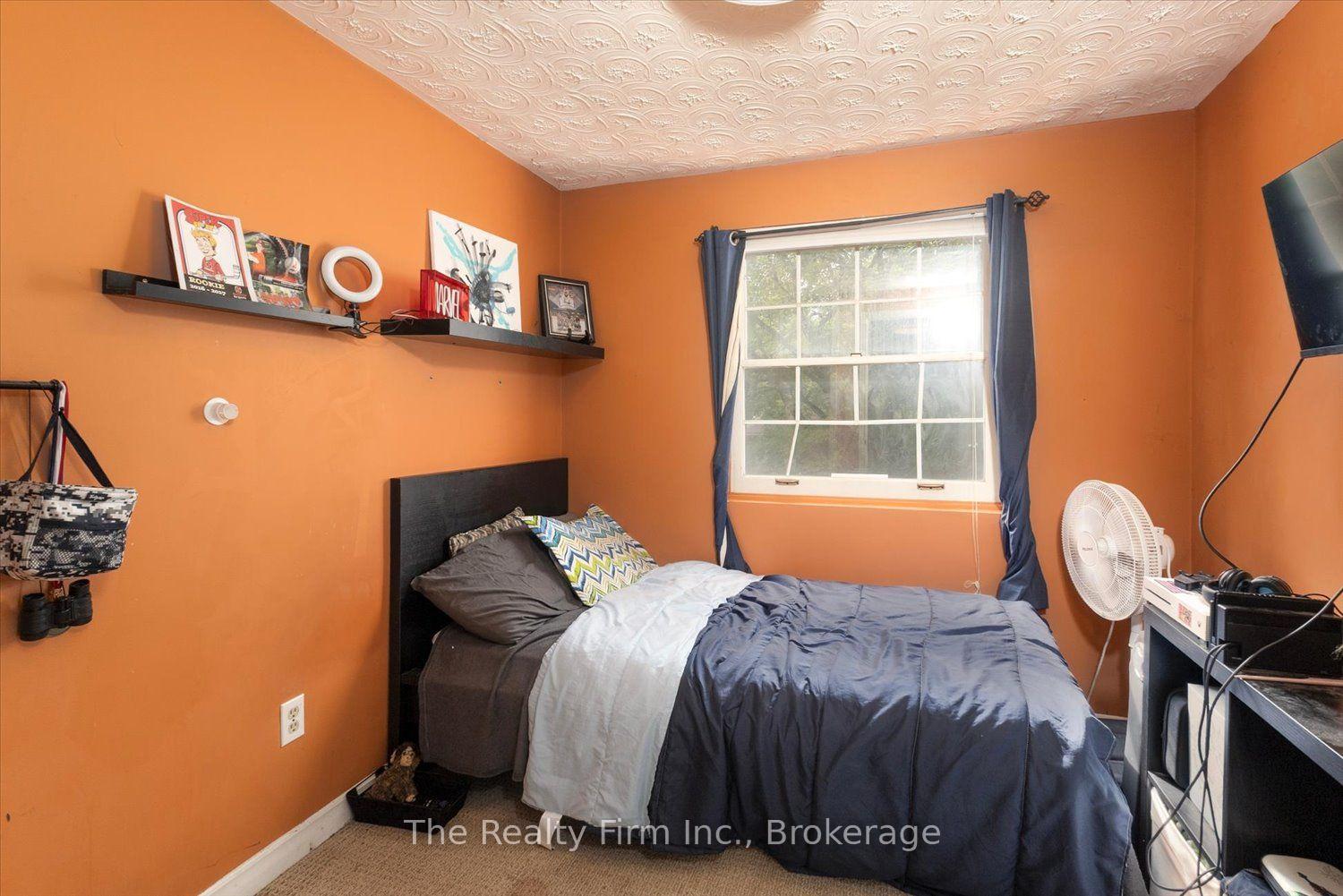 Photo 14 of 28 Nethercott Drive, Stratford — HOMEH