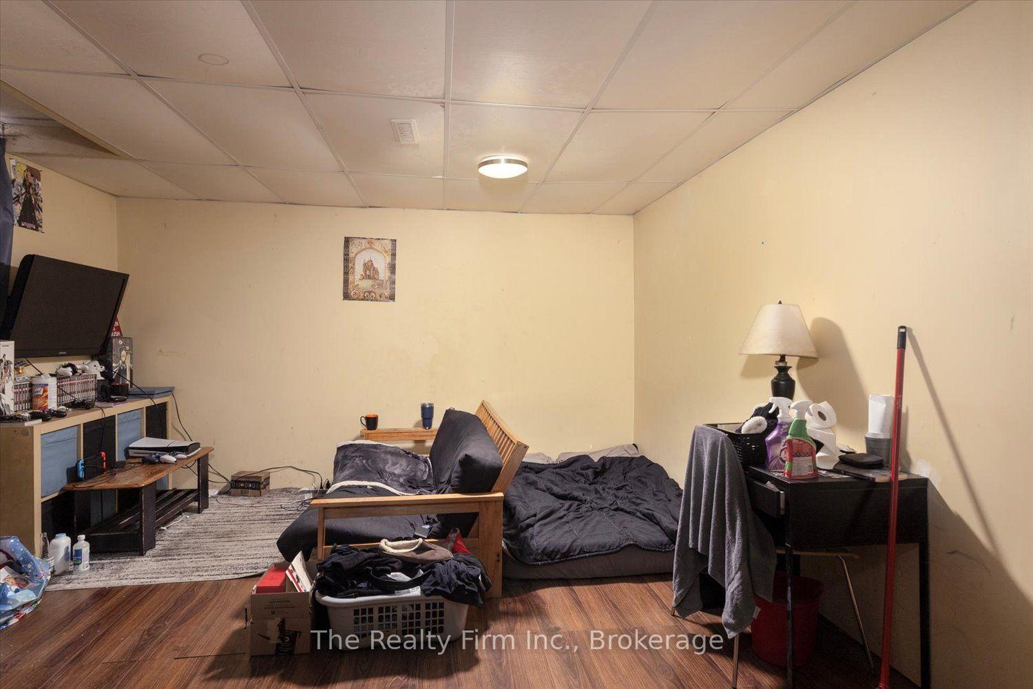 Photo 19 of 28 Nethercott Drive, Stratford — HOMEH