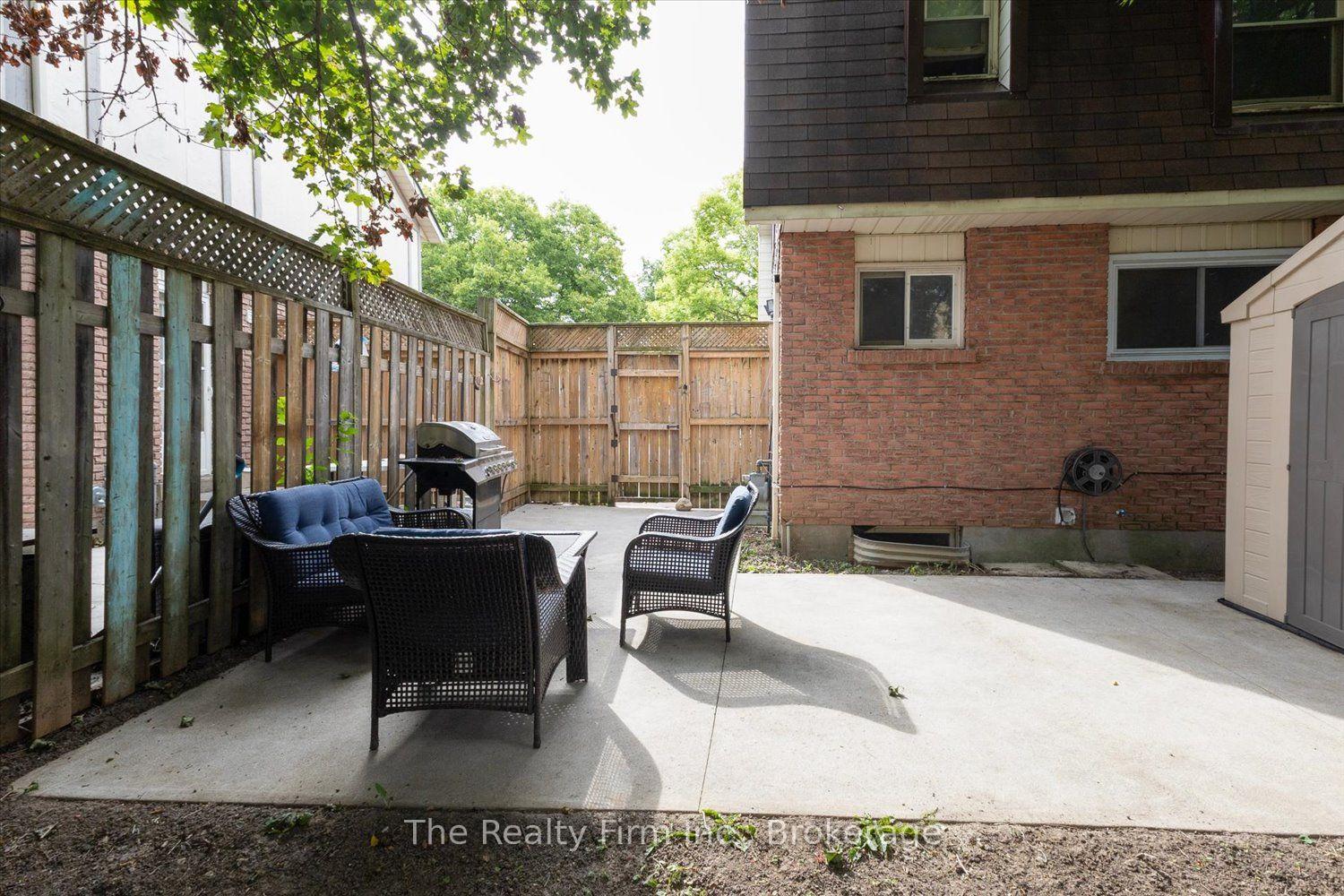 Photo 23 of 28 Nethercott Drive, Stratford — HOMEH