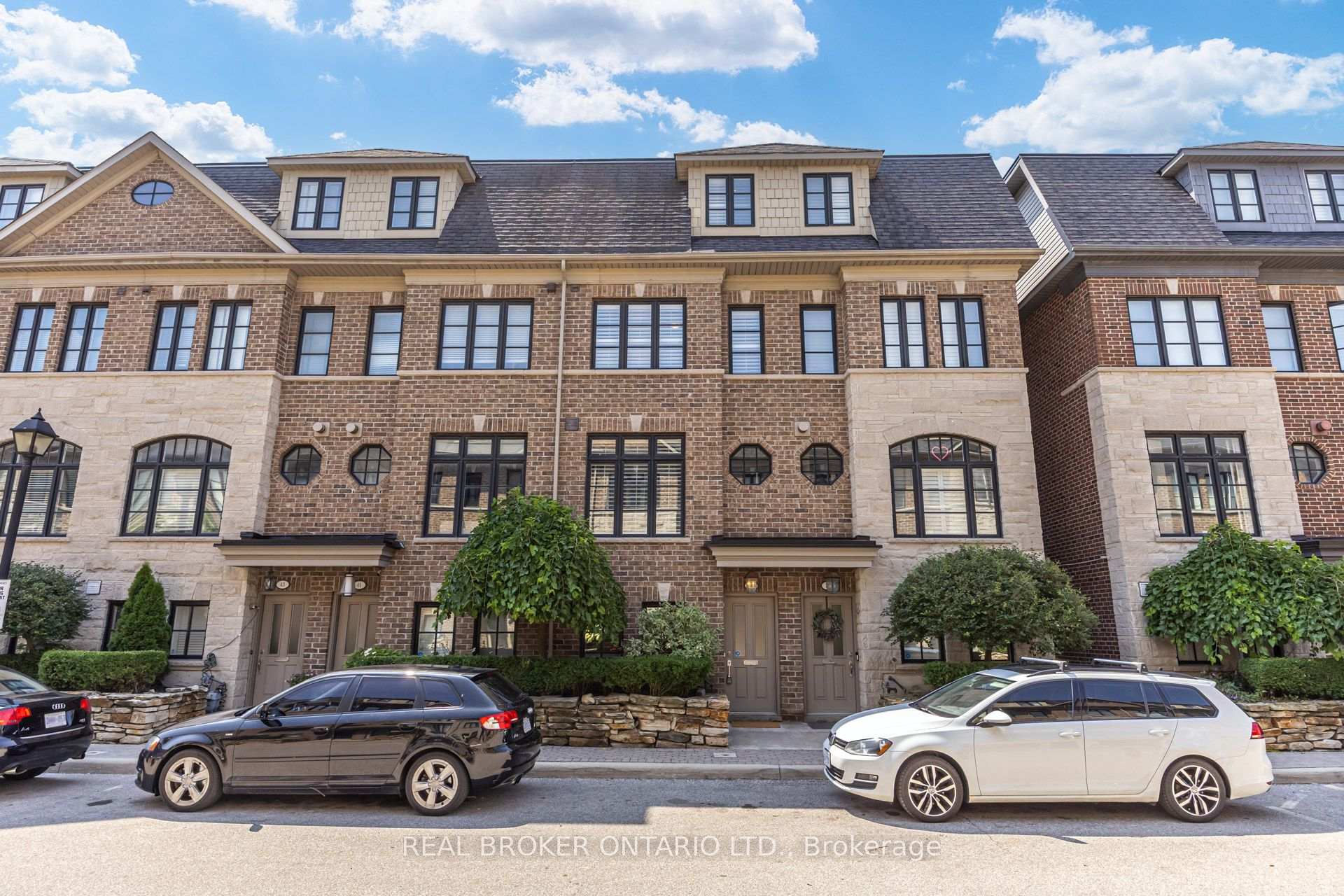 Photo 1 of 39 Ruby Lang Lane, Etobicoke, Mimico — HOMEH