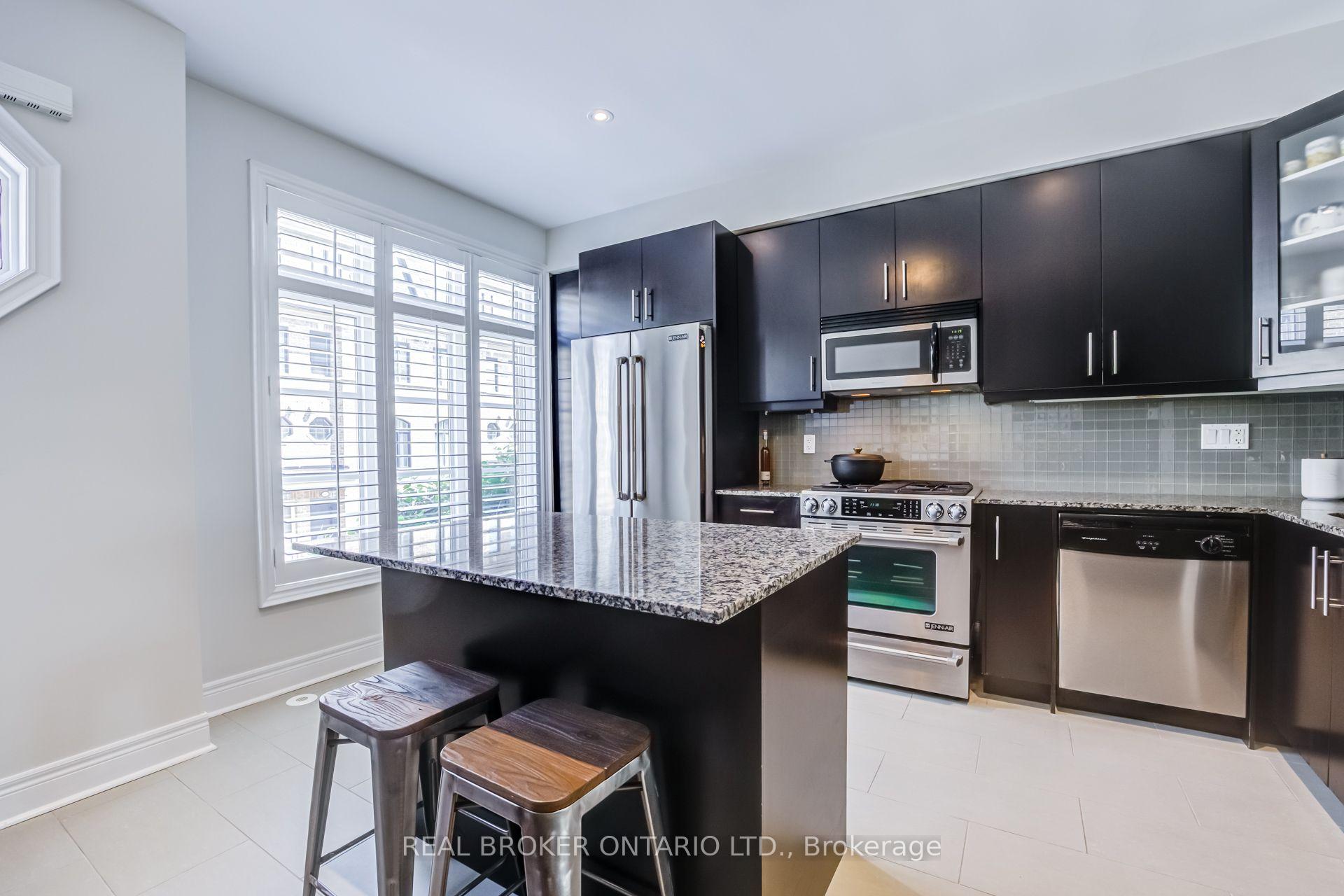 Photo 8 of 39 Ruby Lang Lane, Etobicoke, Mimico — HOMEH