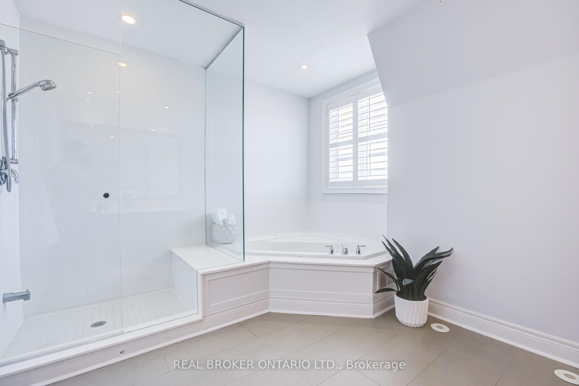Photo 19 of 39 Ruby Lang Lane, Etobicoke, Mimico — HOMEH