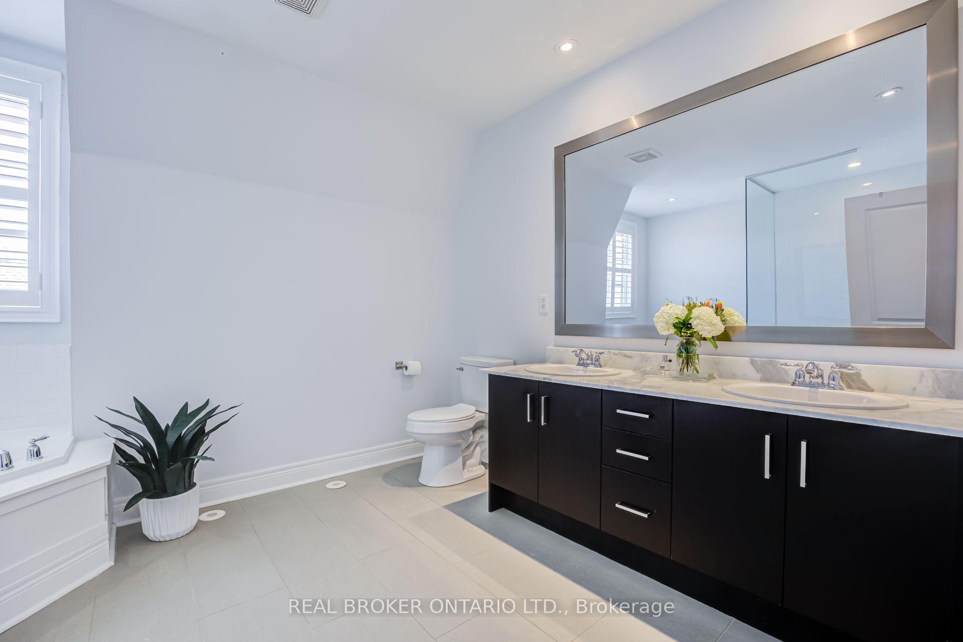 Photo 20 of 39 Ruby Lang Lane, Etobicoke, Mimico — HOMEH