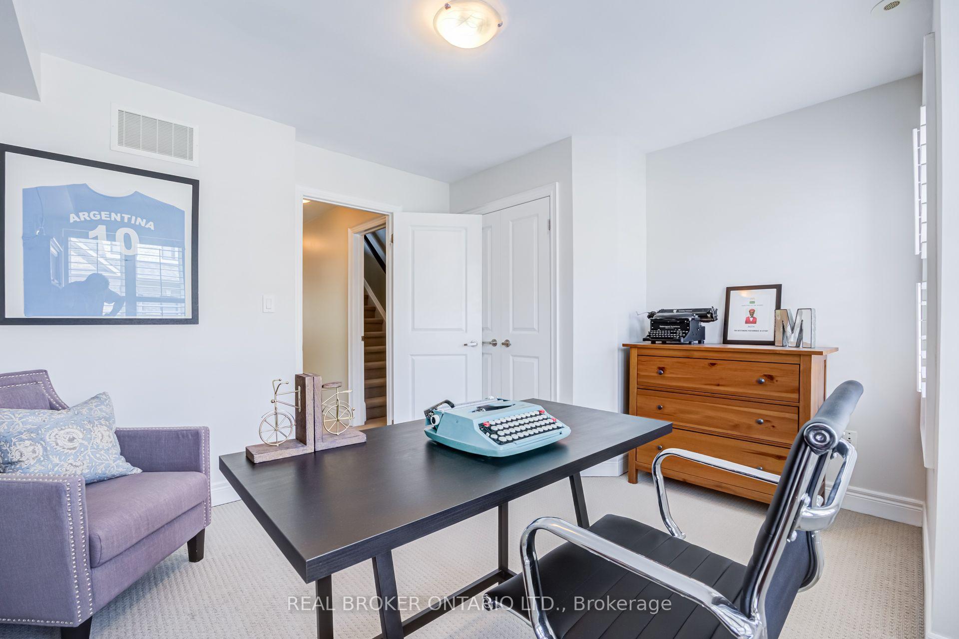 Photo 22 of 39 Ruby Lang Lane, Etobicoke, Mimico — HOMEH