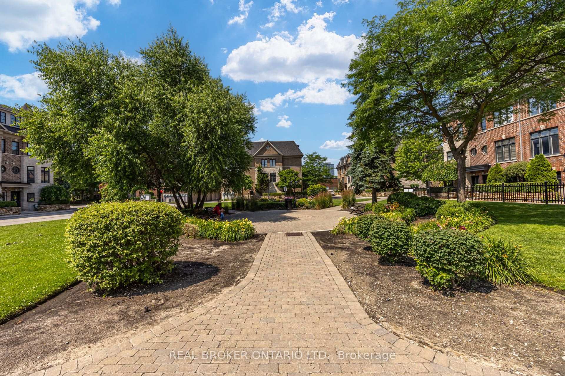 Photo 31 of 39 Ruby Lang Lane, Etobicoke, Mimico — HOMEH