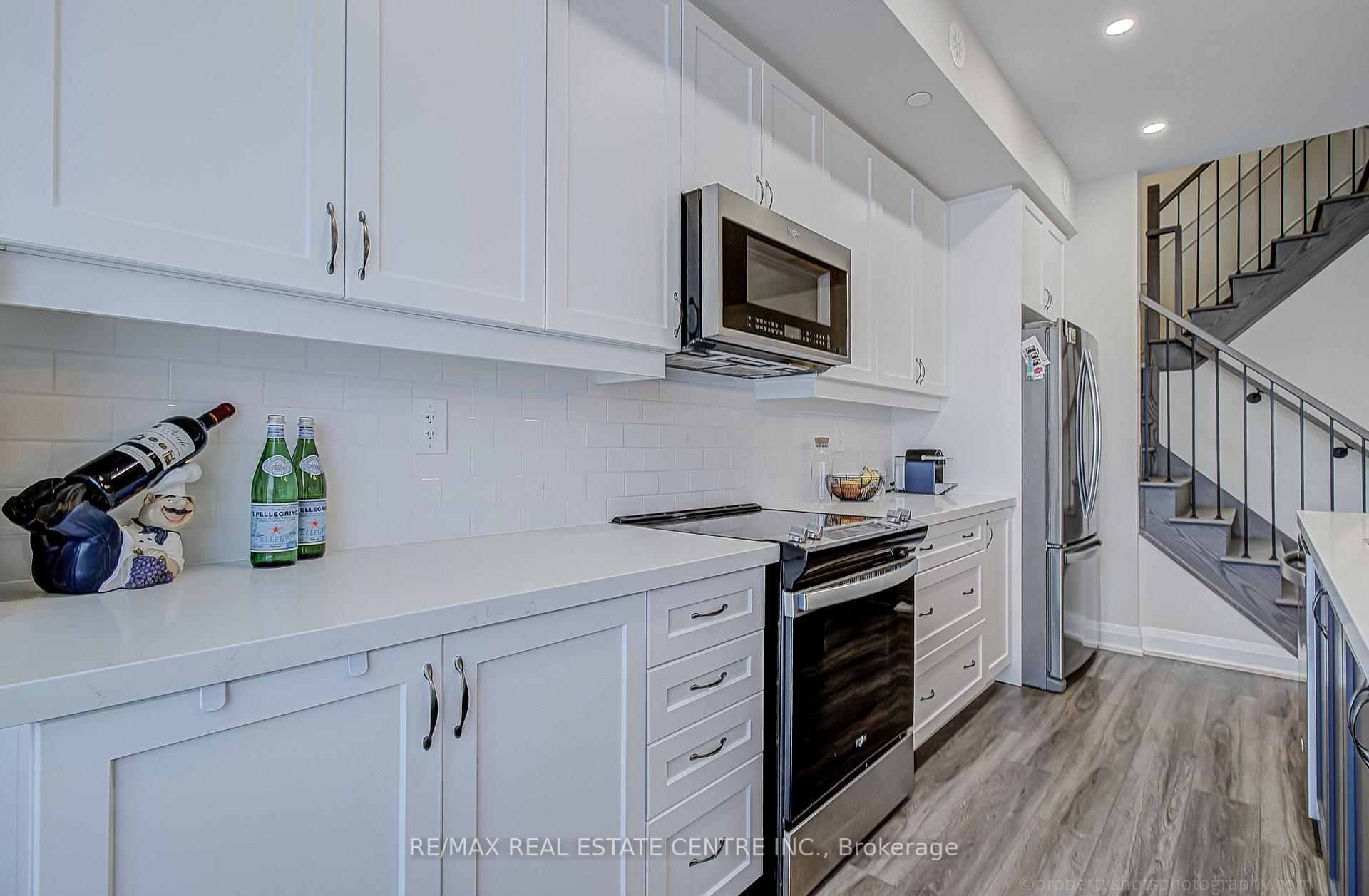 Photo 5 of Unit 116, 1569 Rose Way, Milton, Cobban — HOMEH