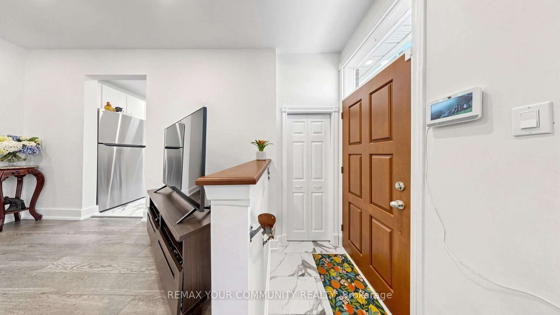 Photo 4 of 59 Davis Road, Aurora, Aurora Highlands — HOMEH