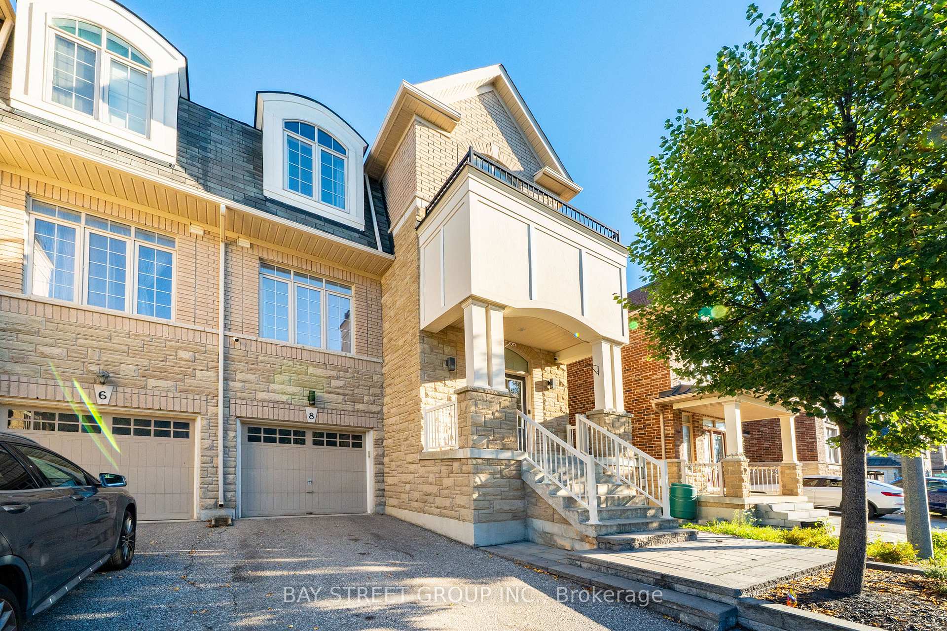 Photo 4 of 8 Zeng Cheng Drive, Markham, Victoria Square — HOMEH