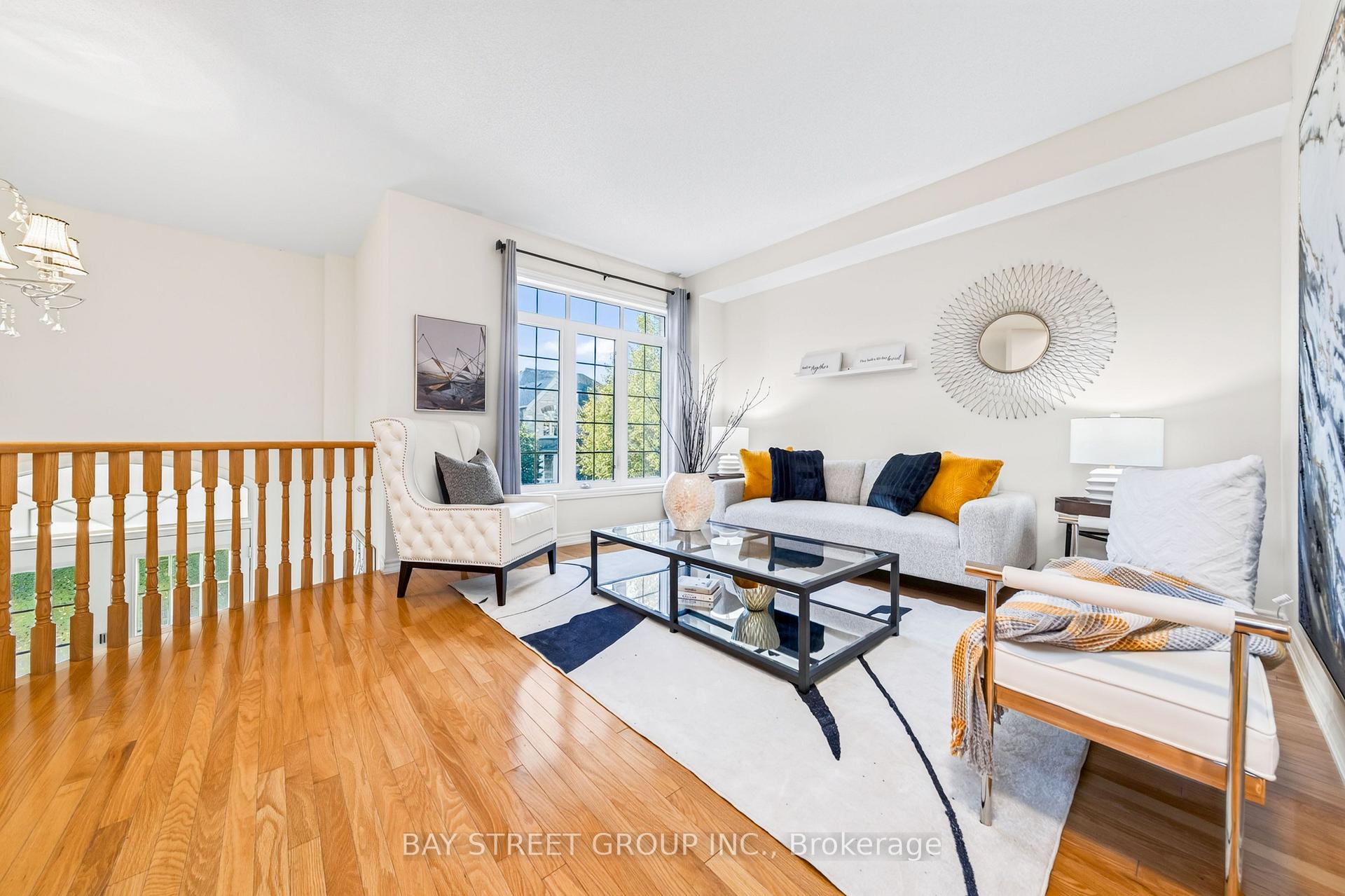 Photo 5 of 8 Zeng Cheng Drive, Markham, Victoria Square — HOMEH