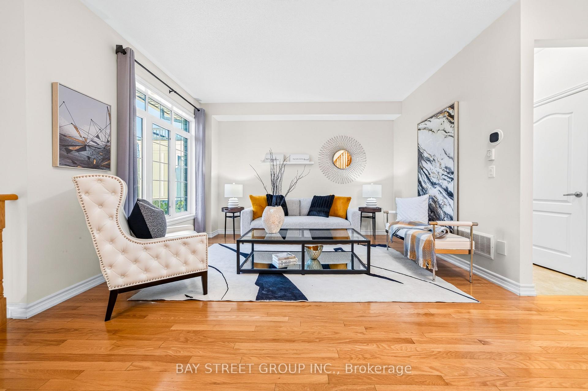 Photo 6 of 8 Zeng Cheng Drive, Markham, Victoria Square — HOMEH