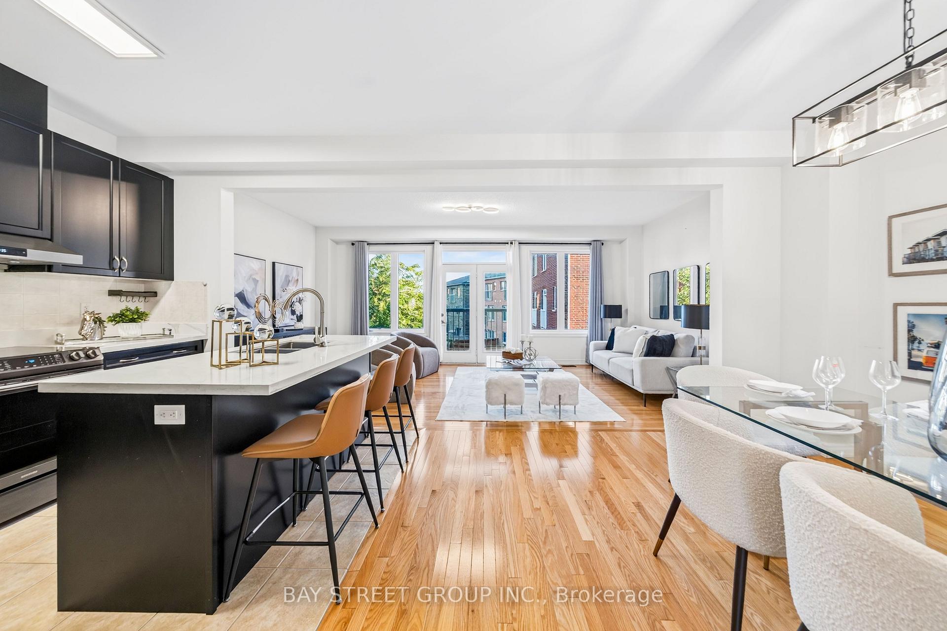 Photo 10 of 8 Zeng Cheng Drive, Markham, Victoria Square — HOMEH