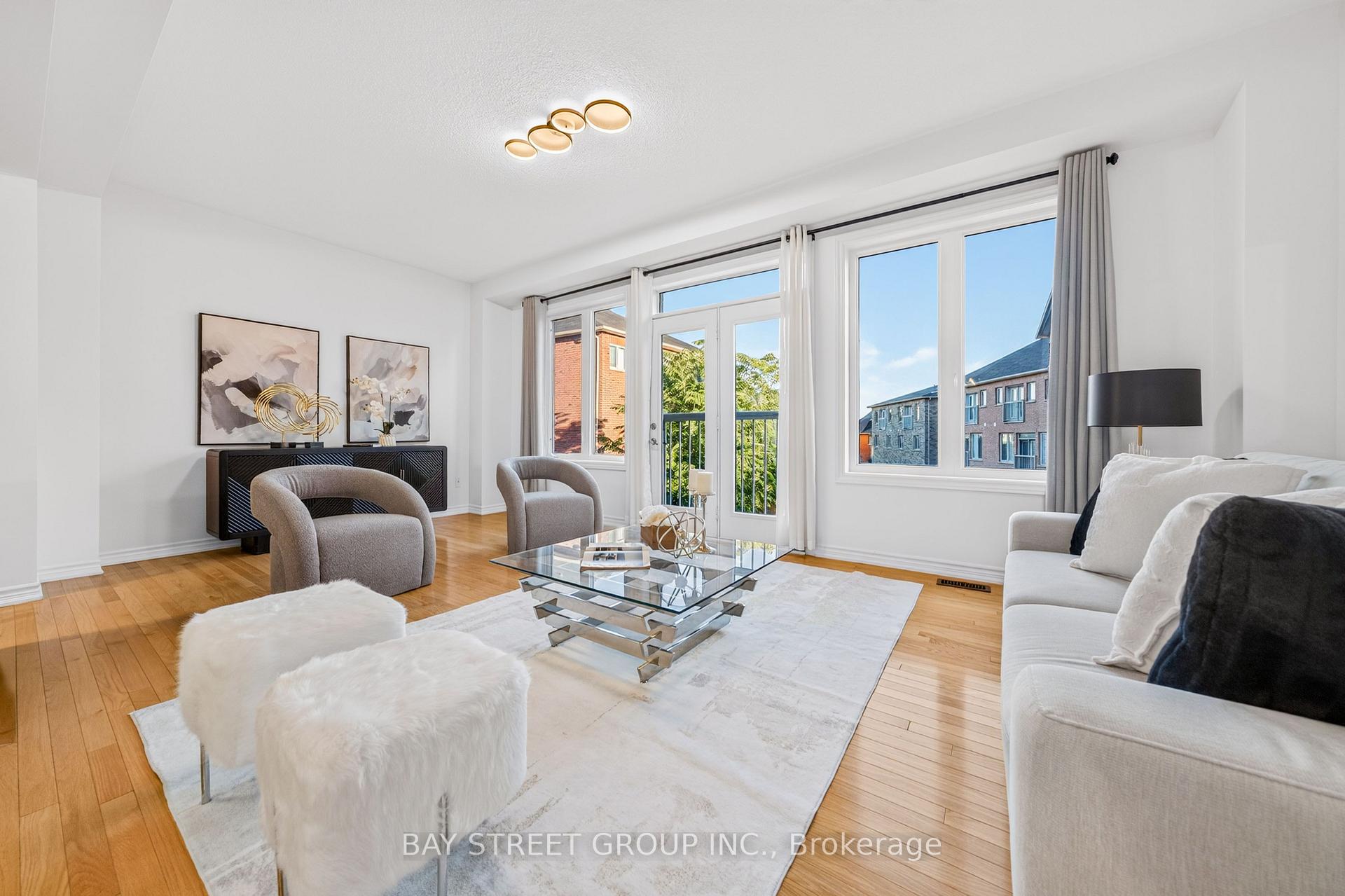 Photo 11 of 8 Zeng Cheng Drive, Markham, Victoria Square — HOMEH