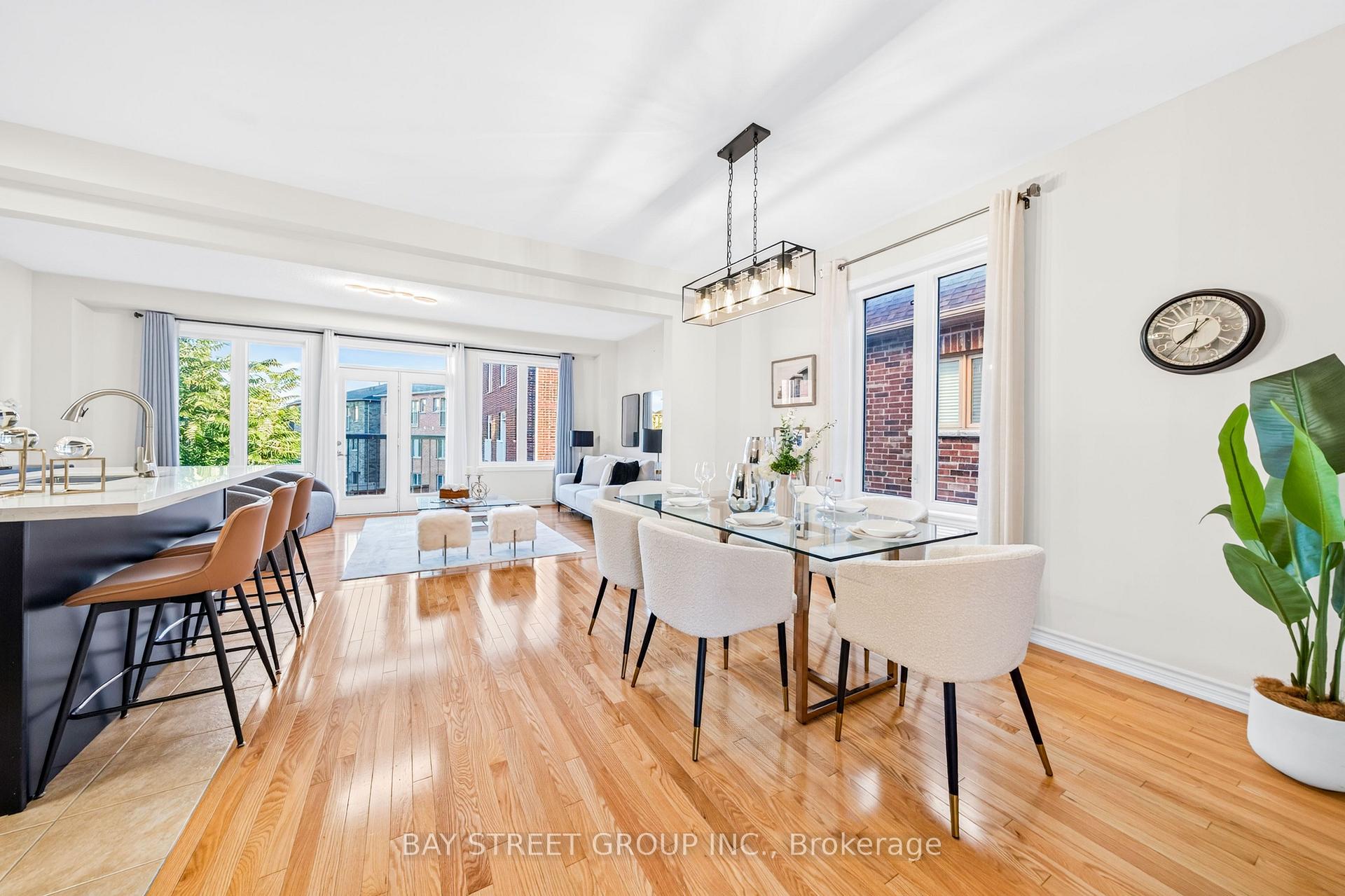 Photo 12 of 8 Zeng Cheng Drive, Markham, Victoria Square — HOMEH