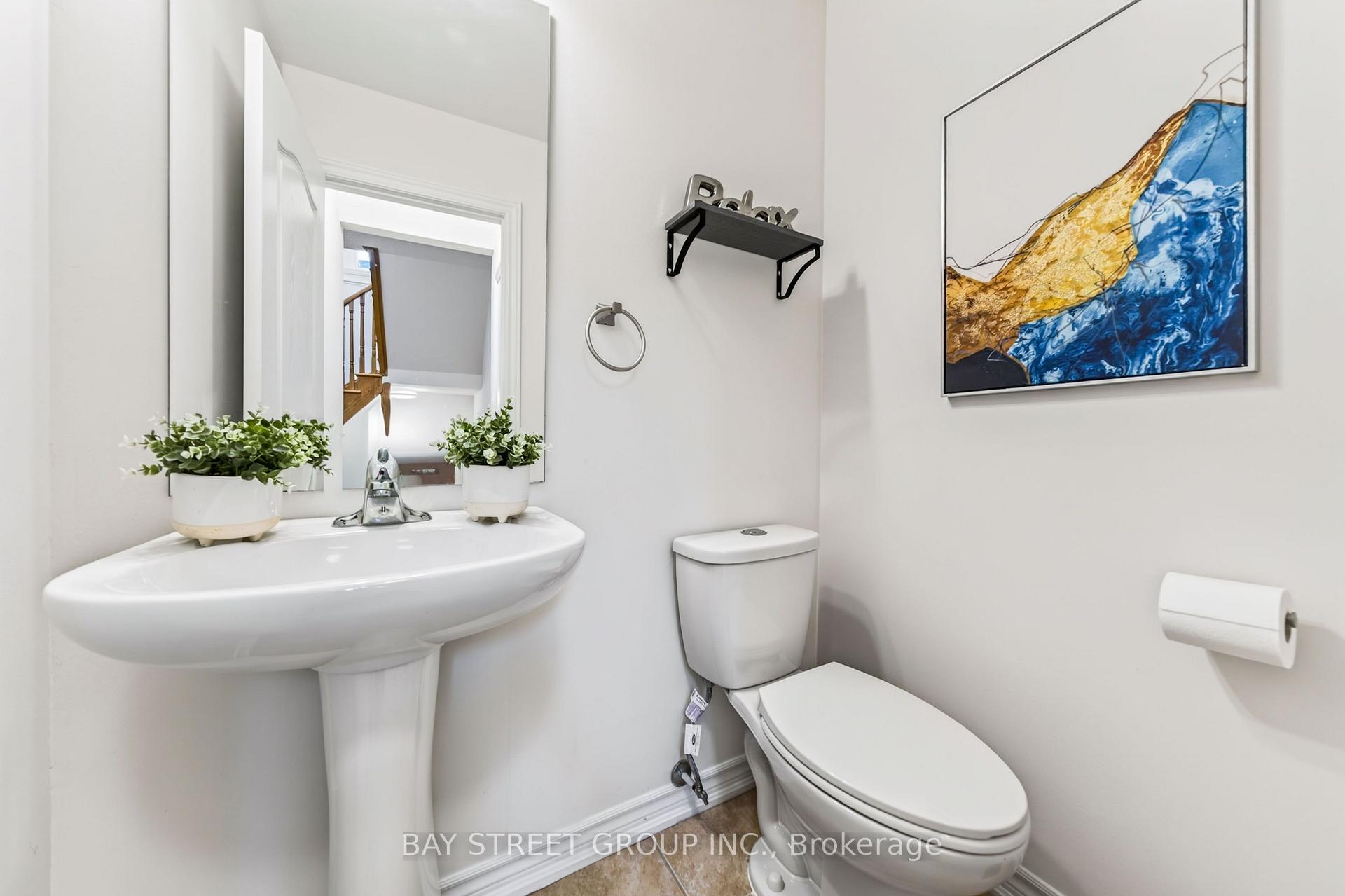 Photo 18 of 8 Zeng Cheng Drive, Markham, Victoria Square — HOMEH