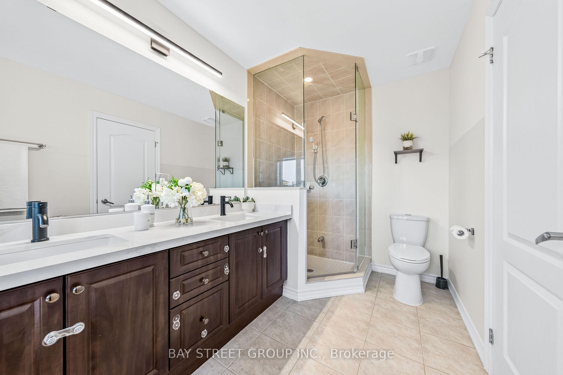 Photo 21 of 8 Zeng Cheng Drive, Markham, Victoria Square — HOMEH