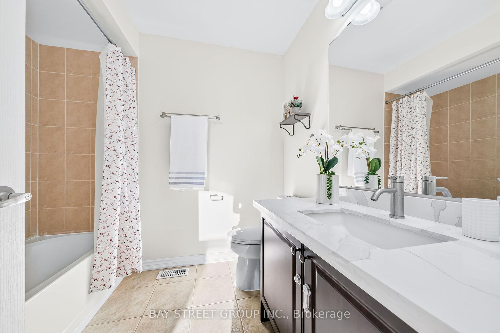 Photo 28 of 8 Zeng Cheng Drive, Markham, Victoria Square — HOMEH