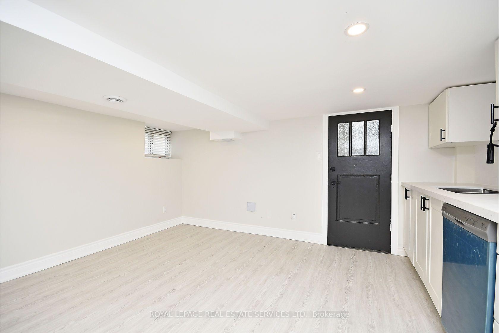 Photo 3 of Unit lower, 47 Emerald Street N, Hamilton, Landsdale — HOMEH