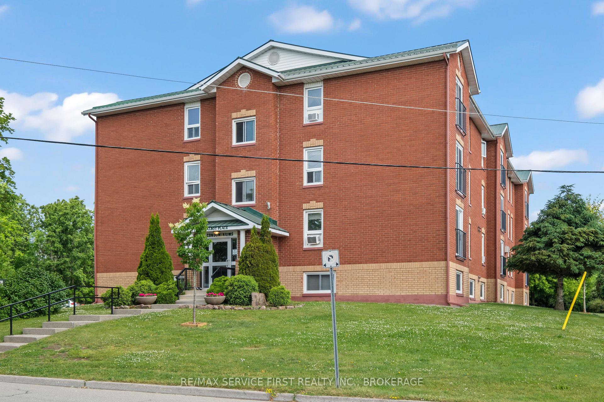Photo 3 of Unit 105, 550 Talbot Place, Gananoque, Gananoque — HOMEH