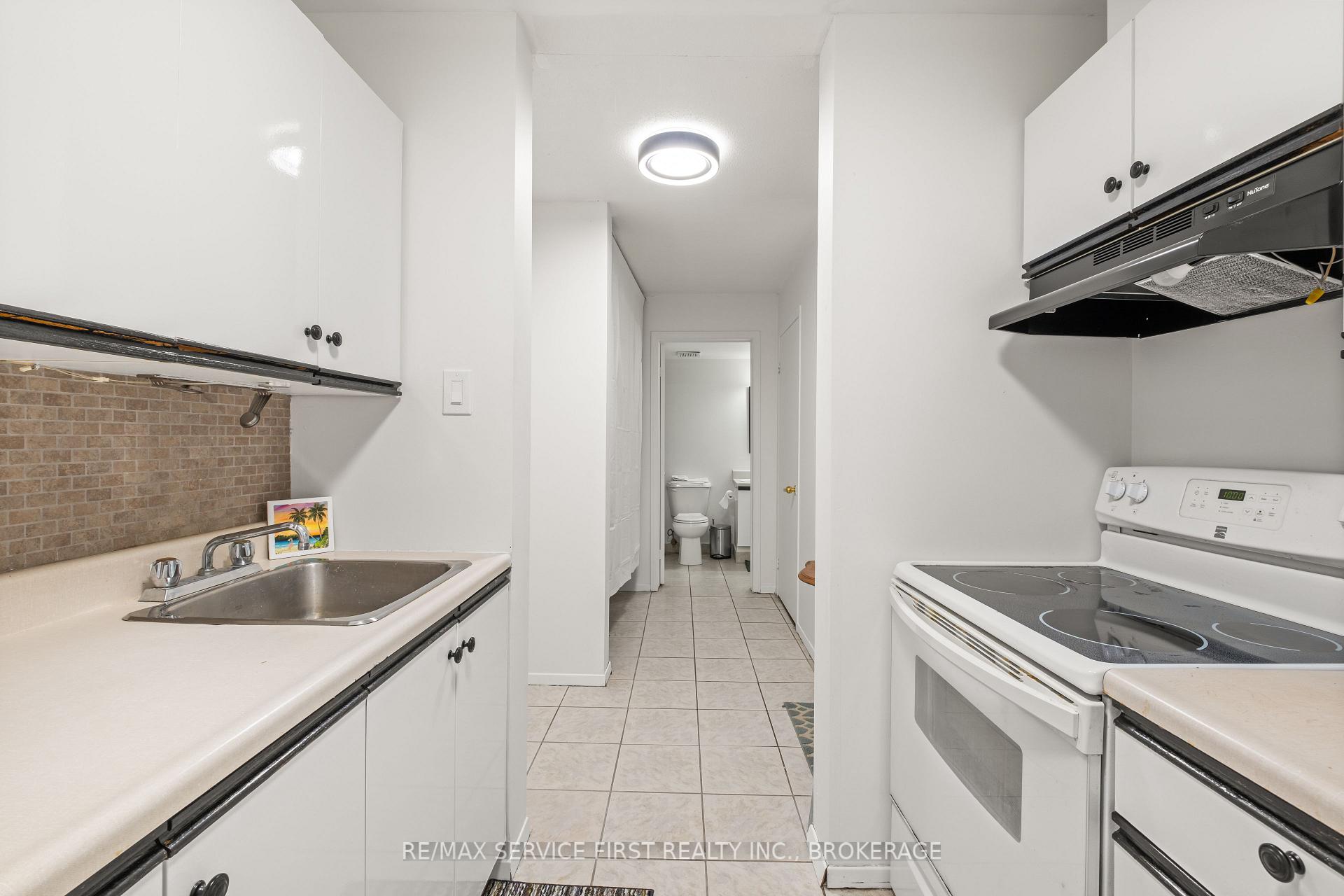 Photo 8 of Unit 105, 550 Talbot Place, Gananoque, Gananoque — HOMEH