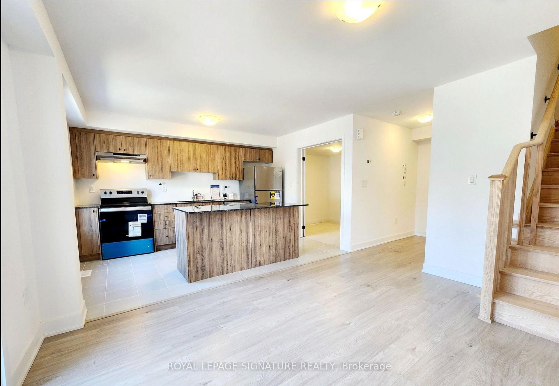 Photo 3 of 32 Silo Mews, Barrie, Innis-Shore — HOMEH