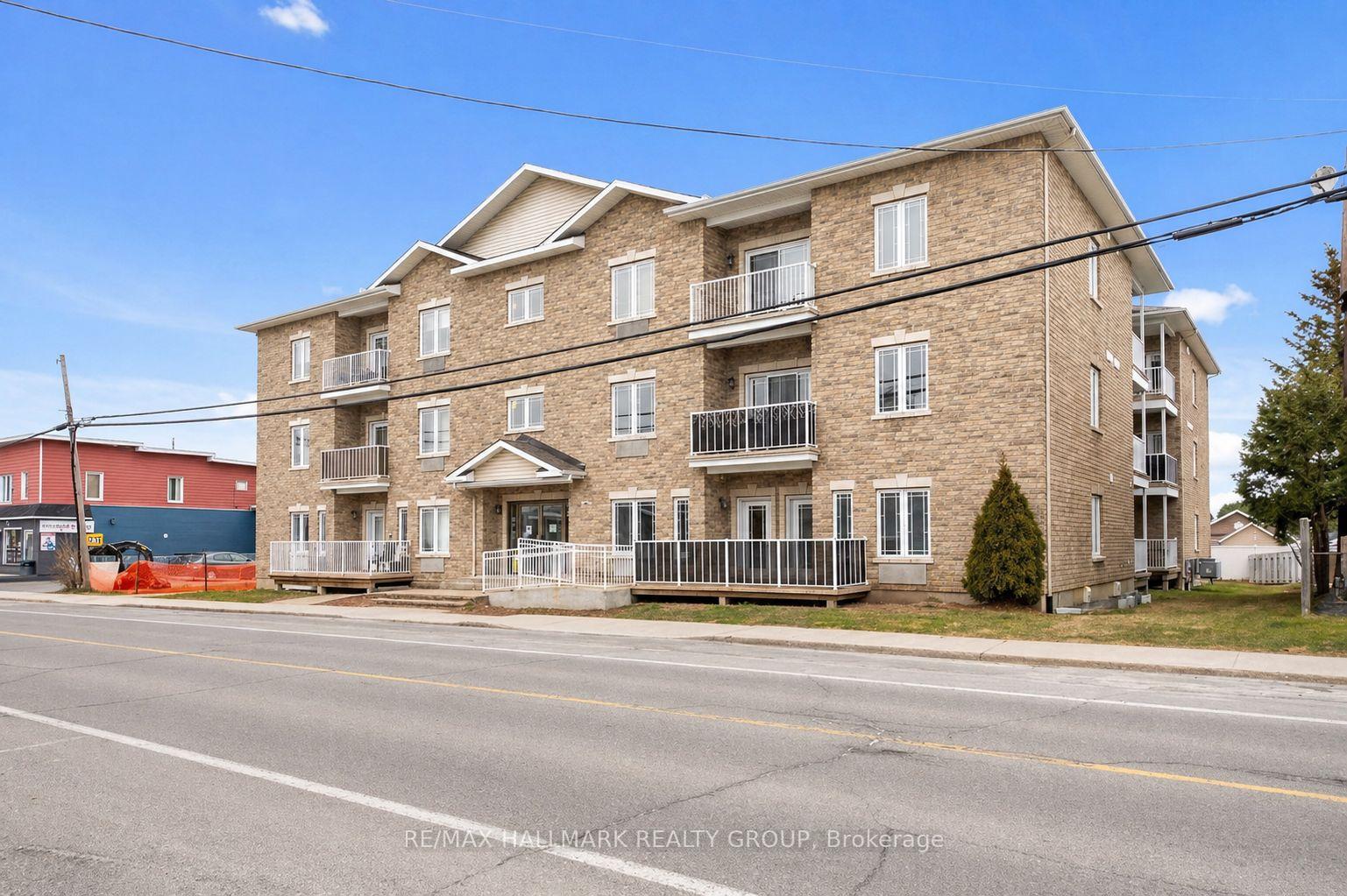 Photo of Unit 208, 1026 Laurier Street