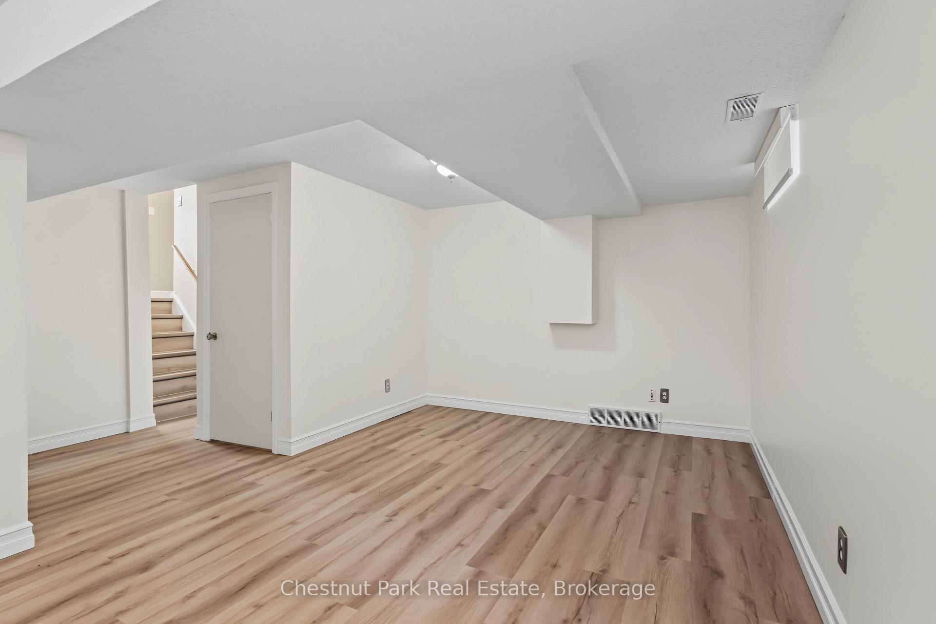Photo 28 of 280 8th Avenue E, Owen Sound — HOMEH