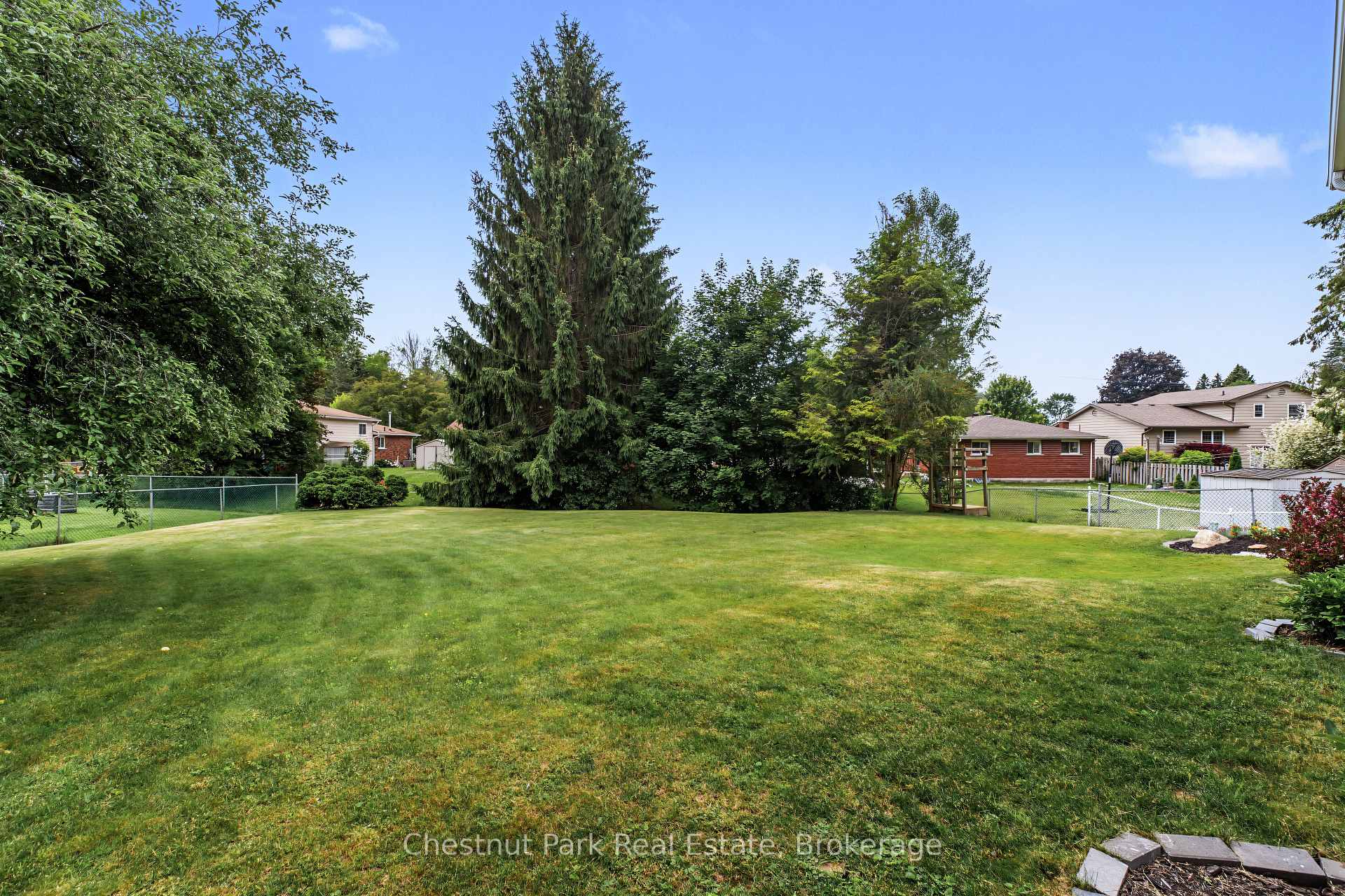 Photo 40 of 280 8th Avenue E, Owen Sound — HOMEH