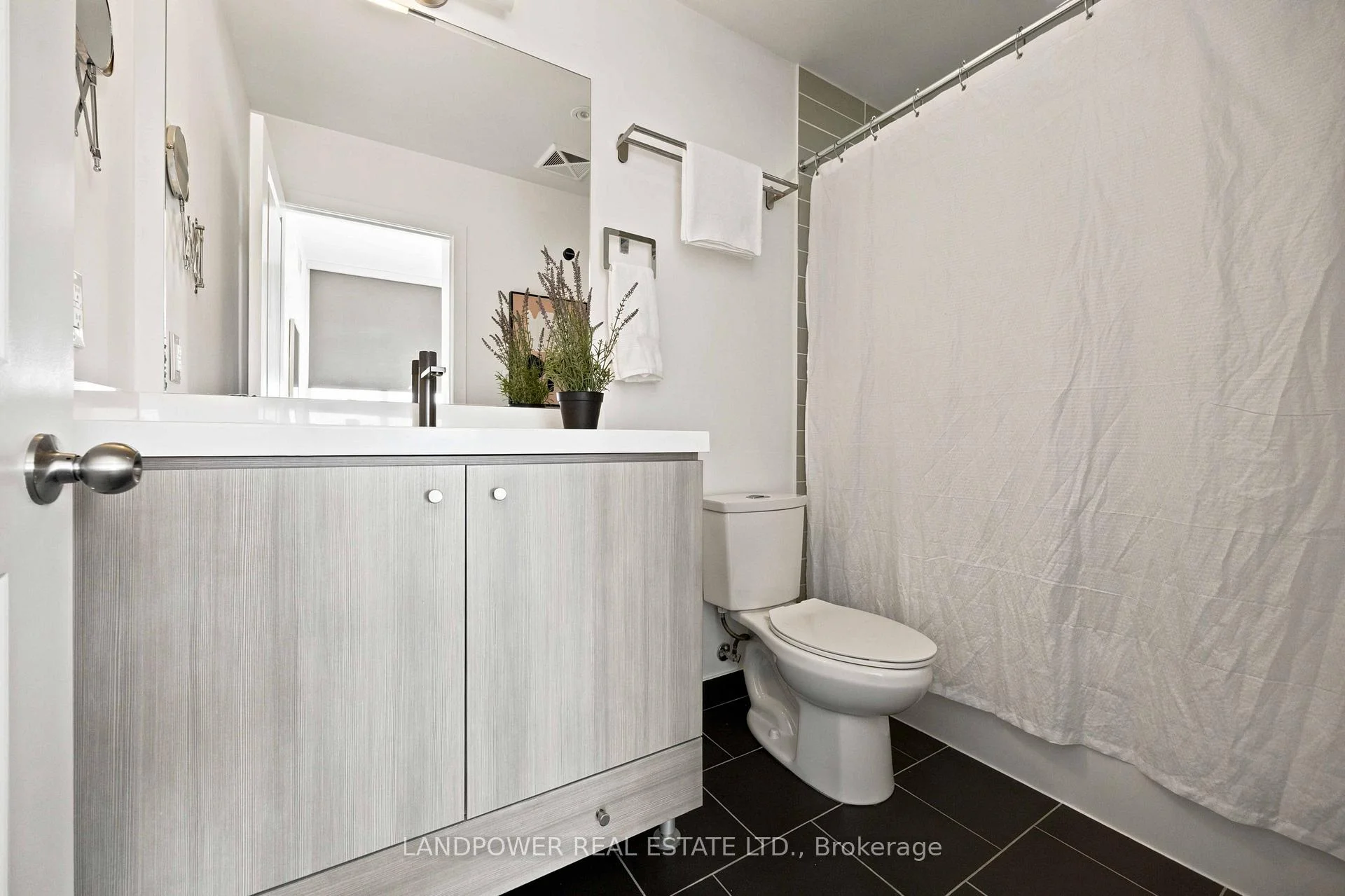 Photo 7 of Unit PH6, 105 George Street, Toronto, Moss Park — HOMEH
