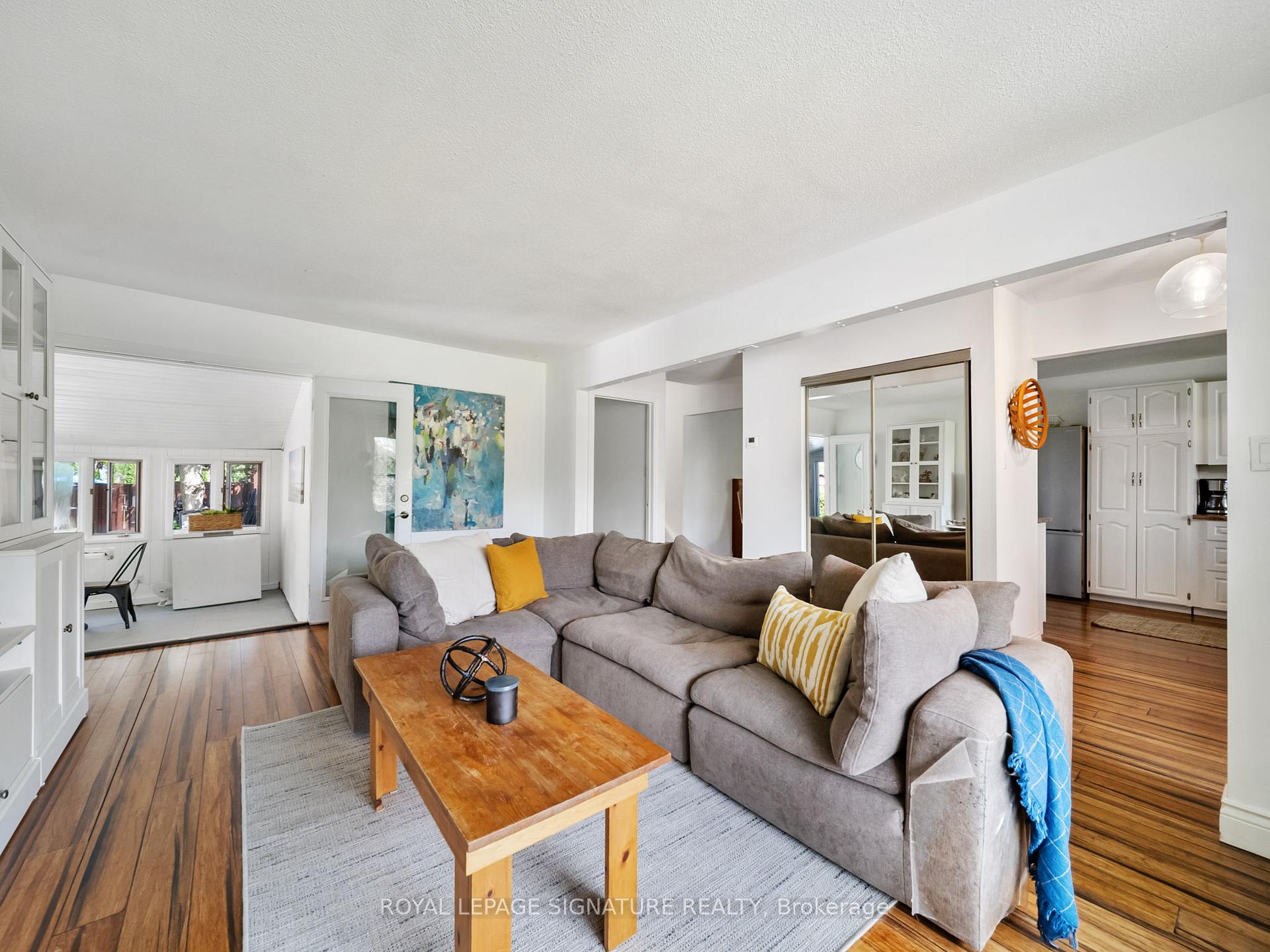 Photo 6 of 12 Easy Street, Georgina, Pefferlaw — HOMEH