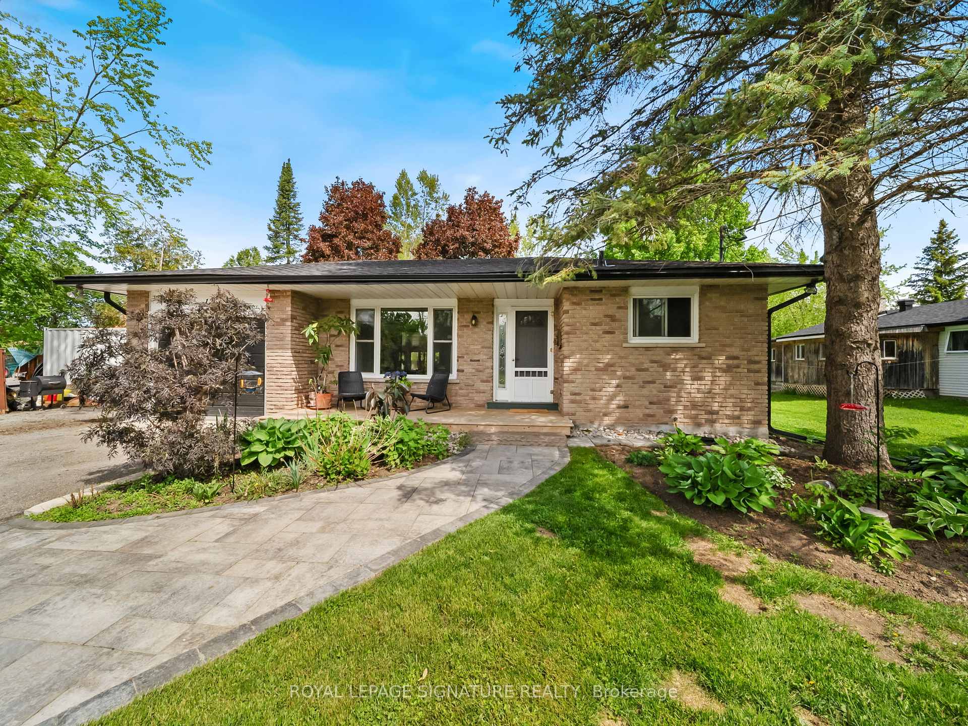 Photo 9 of 12 Easy Street, Georgina, Pefferlaw — HOMEH