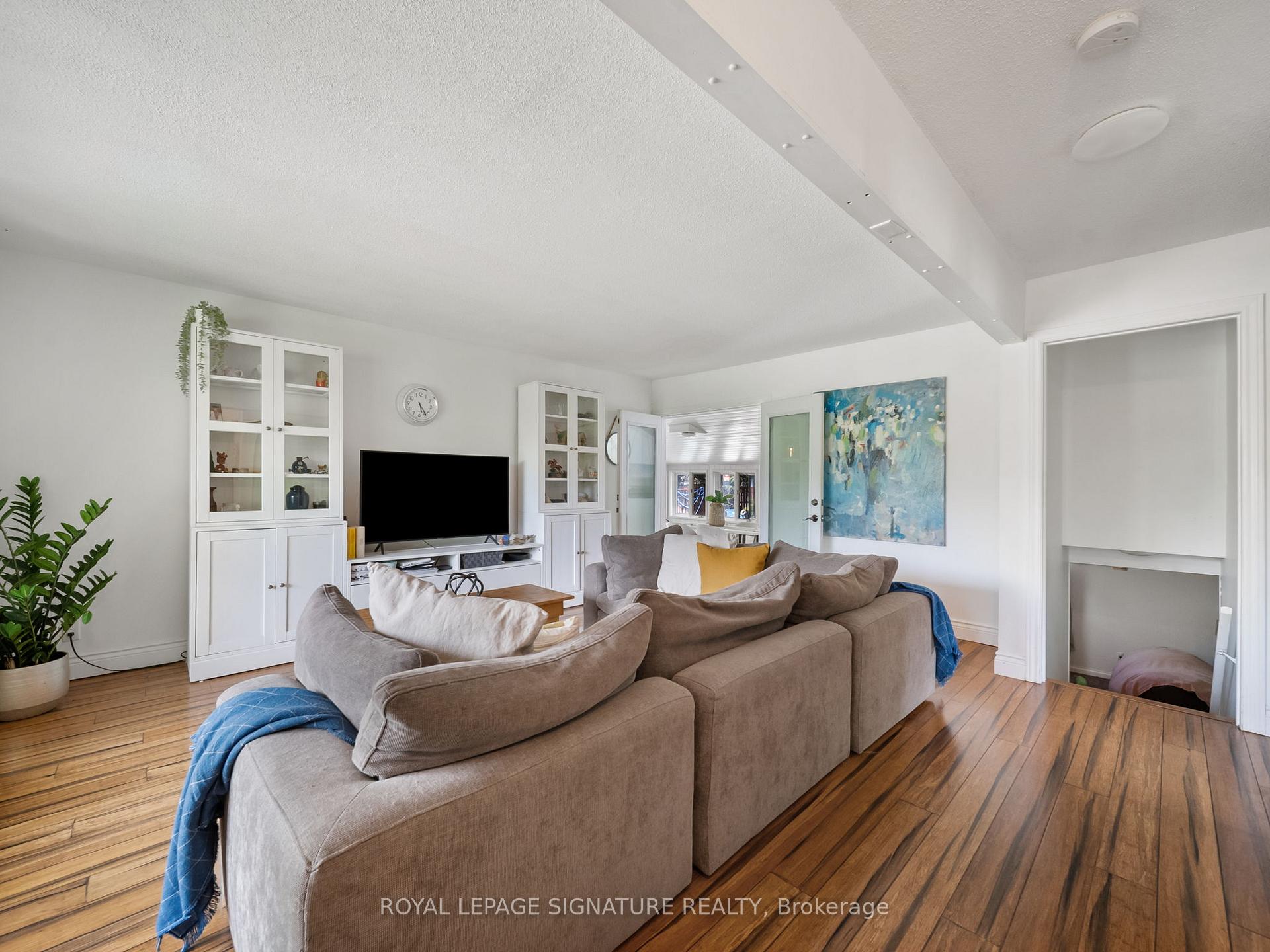 Photo 11 of 12 Easy Street, Georgina, Pefferlaw — HOMEH