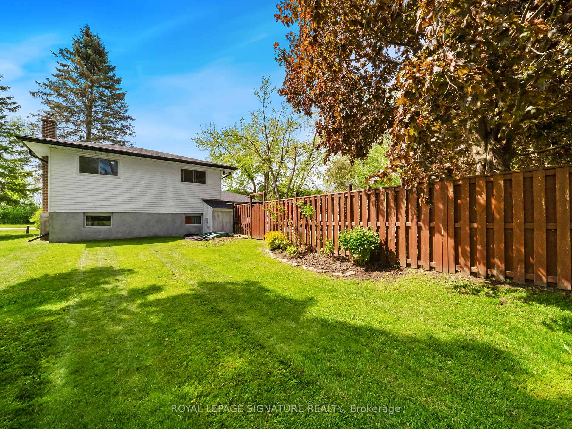 Photo 40 of 12 Easy Street, Georgina, Pefferlaw — HOMEH