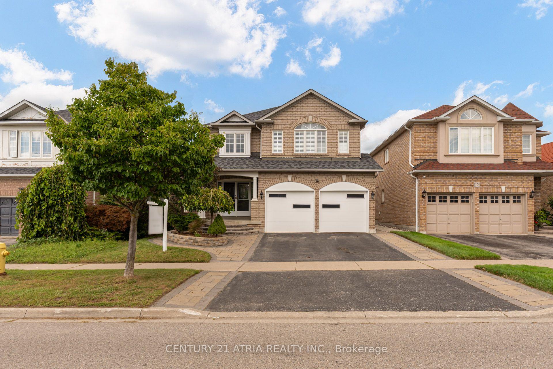 Photo 1 of 14 Robert Attersley Drive W, Whitby, Taunton North — HOMEH