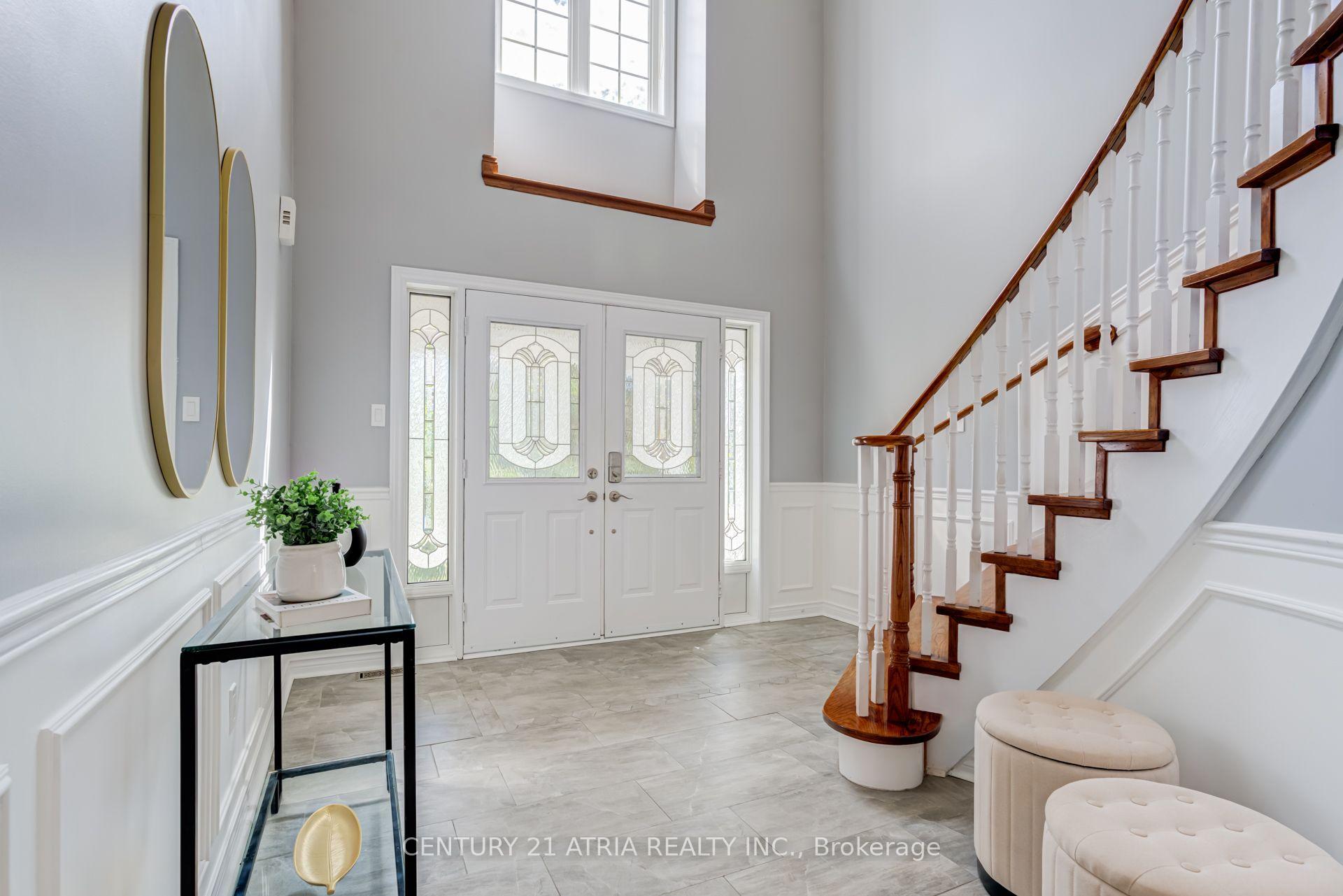 Photo 3 of 14 Robert Attersley Drive W, Whitby, Taunton North — HOMEH